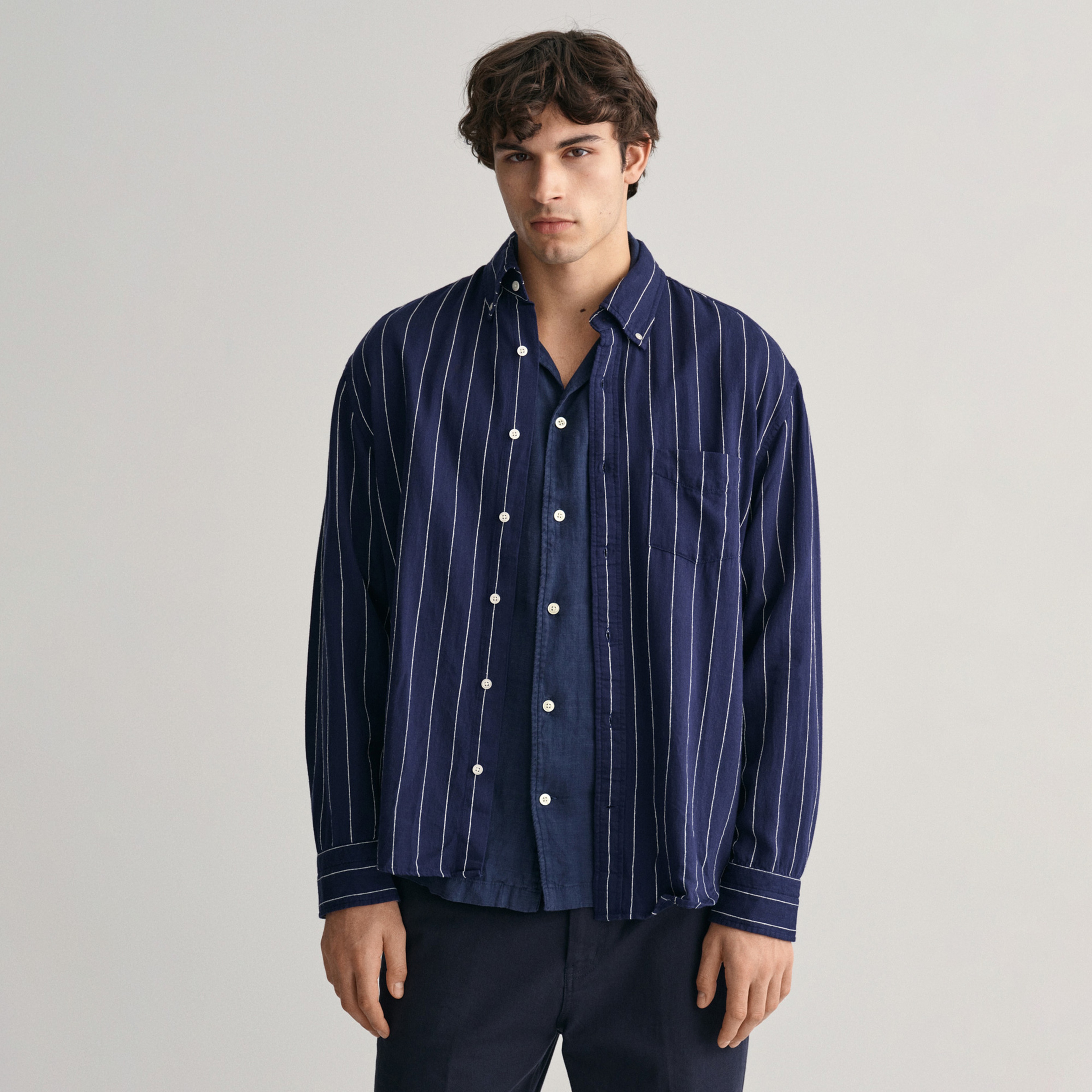 GANT Erkek Lacivert Relaxed Fit Düğmeli Yaka Çizgili Gömlek