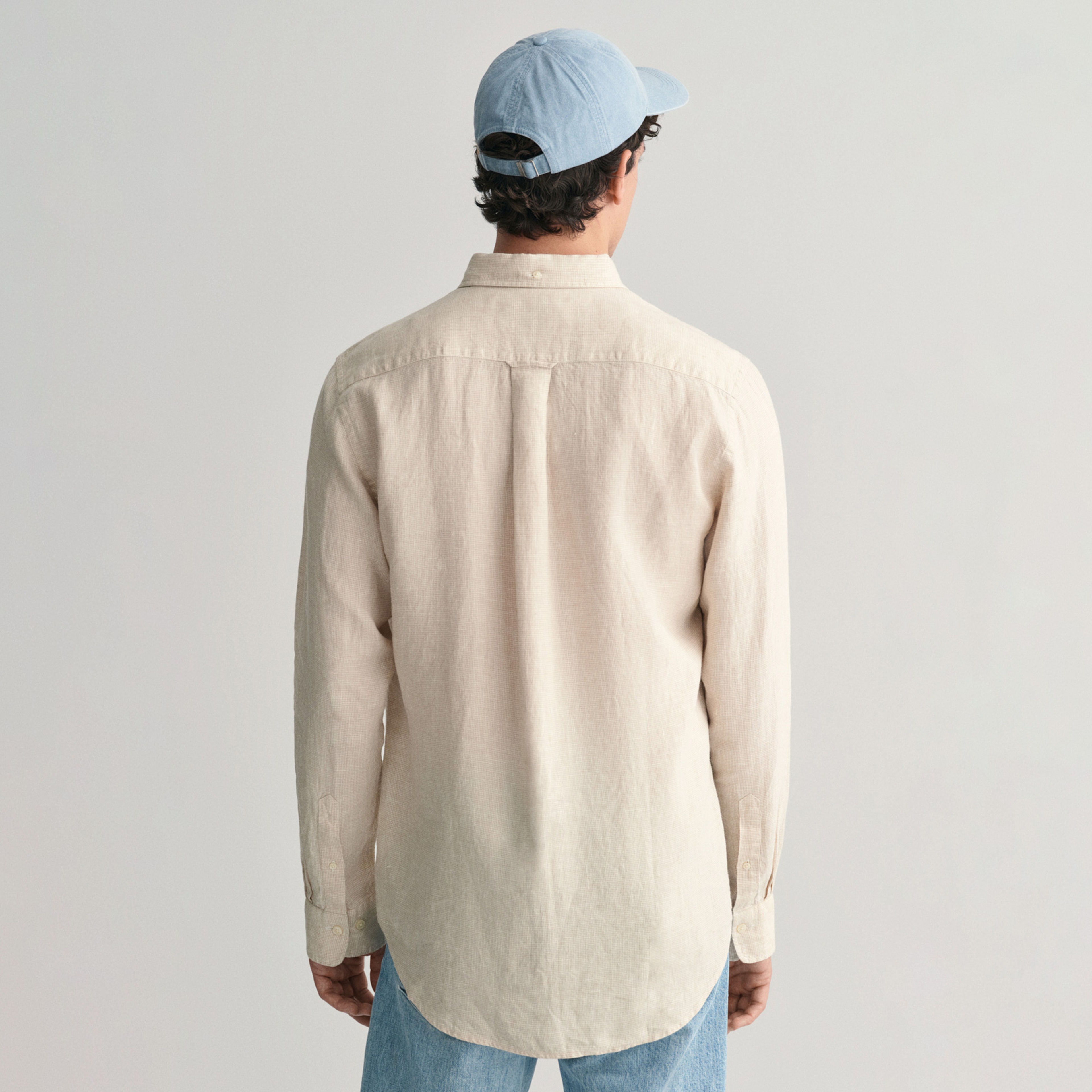 GANT Erkek Bej Regular Fit Düğmeli Yaka Kareli Keten Gömlek