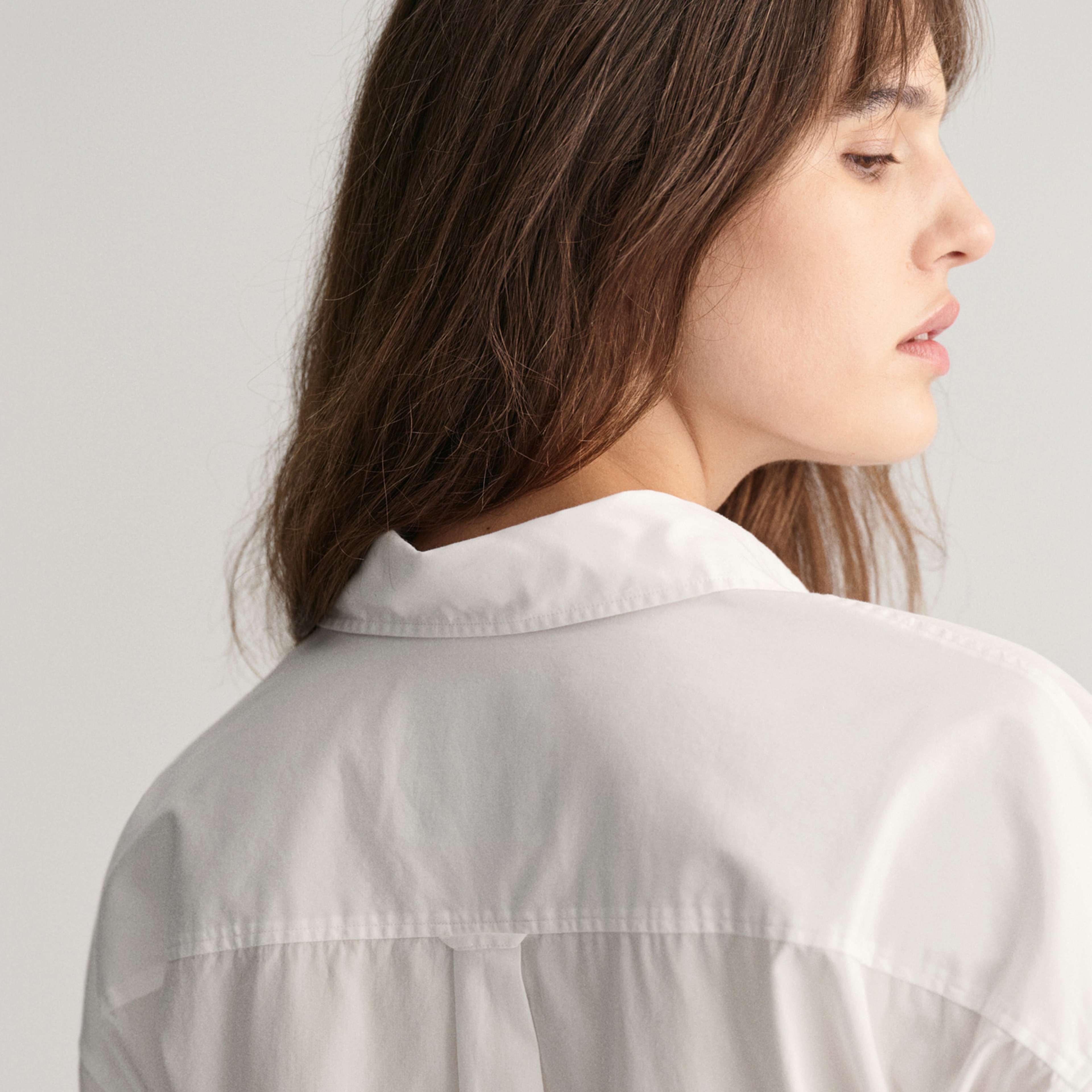 GANT Kadın Beyaz Oversize Fit Klasik Yaka Gömlek