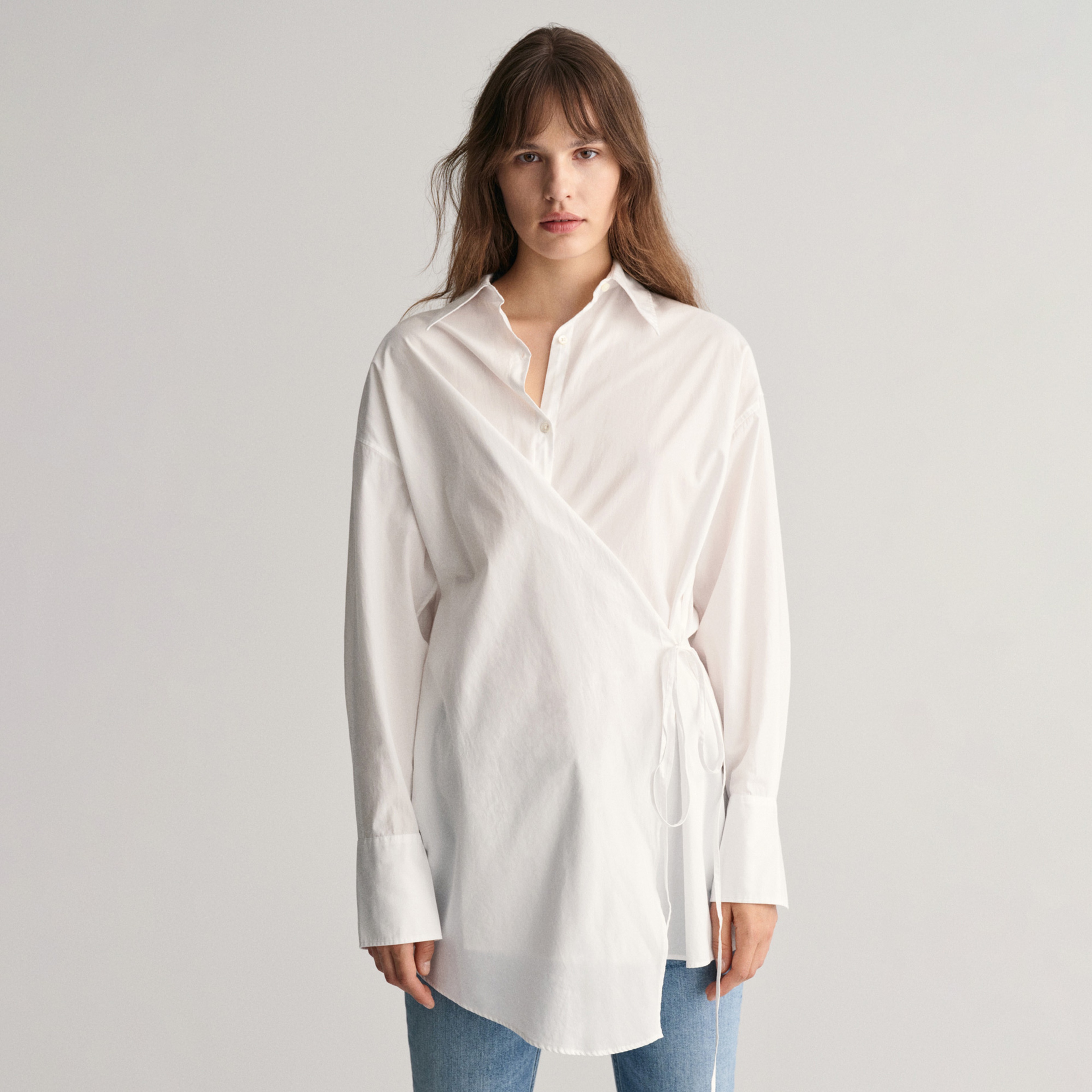 GANT Kadın Beyaz Oversize Fit Klasik Yaka Gömlek