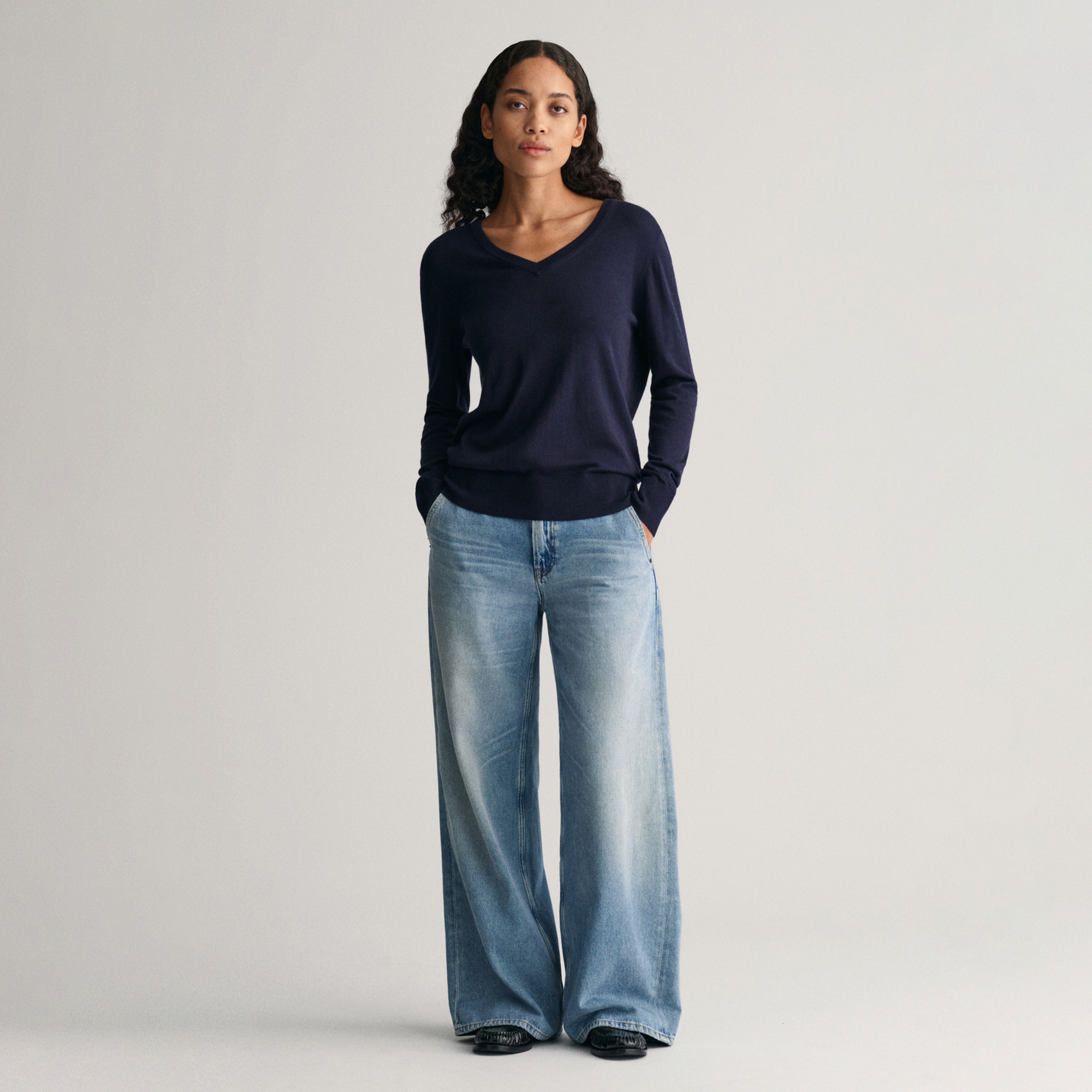 GANT Kadın Lacivert Regular Fit V Yaka Kazak