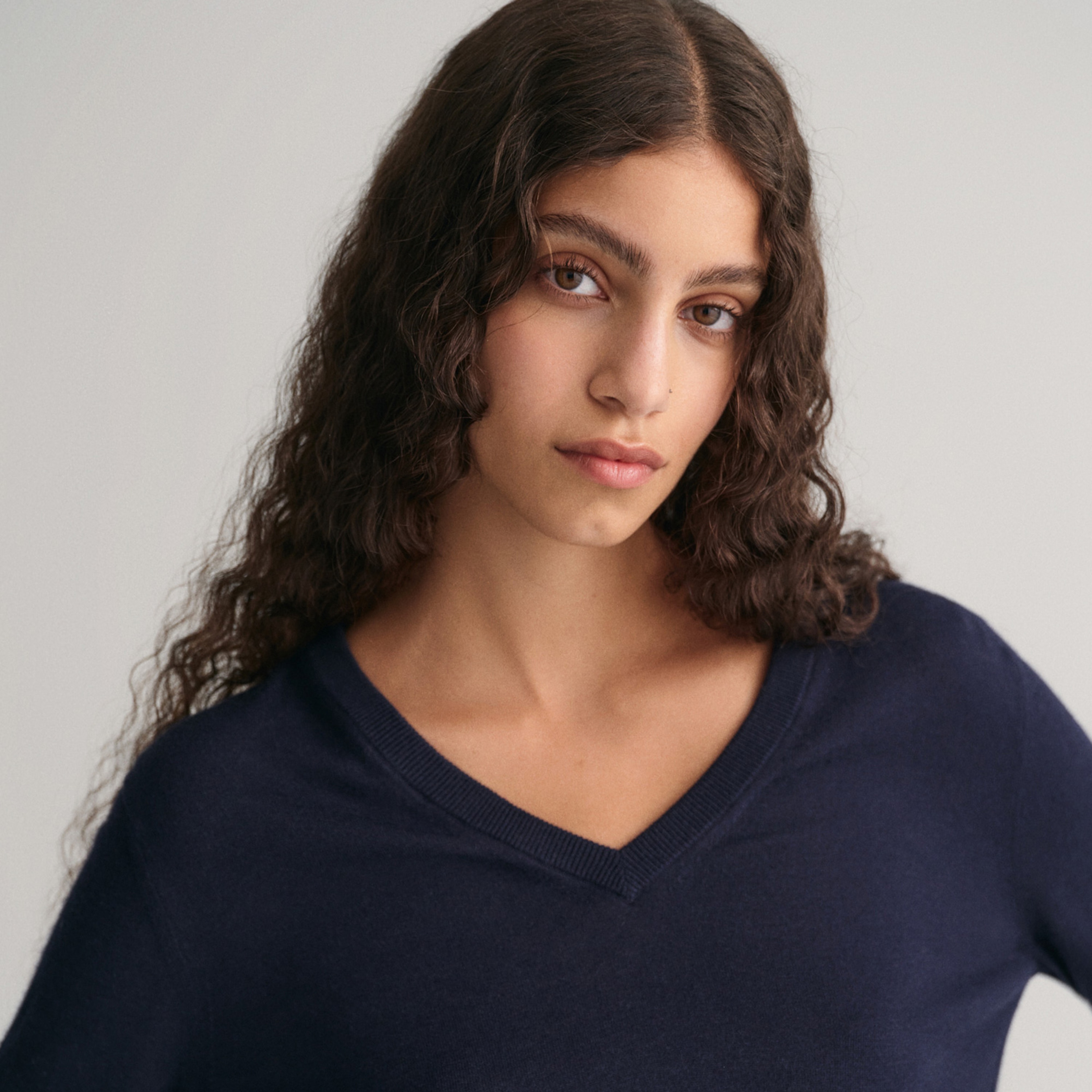 GANT Kadın Lacivert Regular Fit V Yaka Kazak