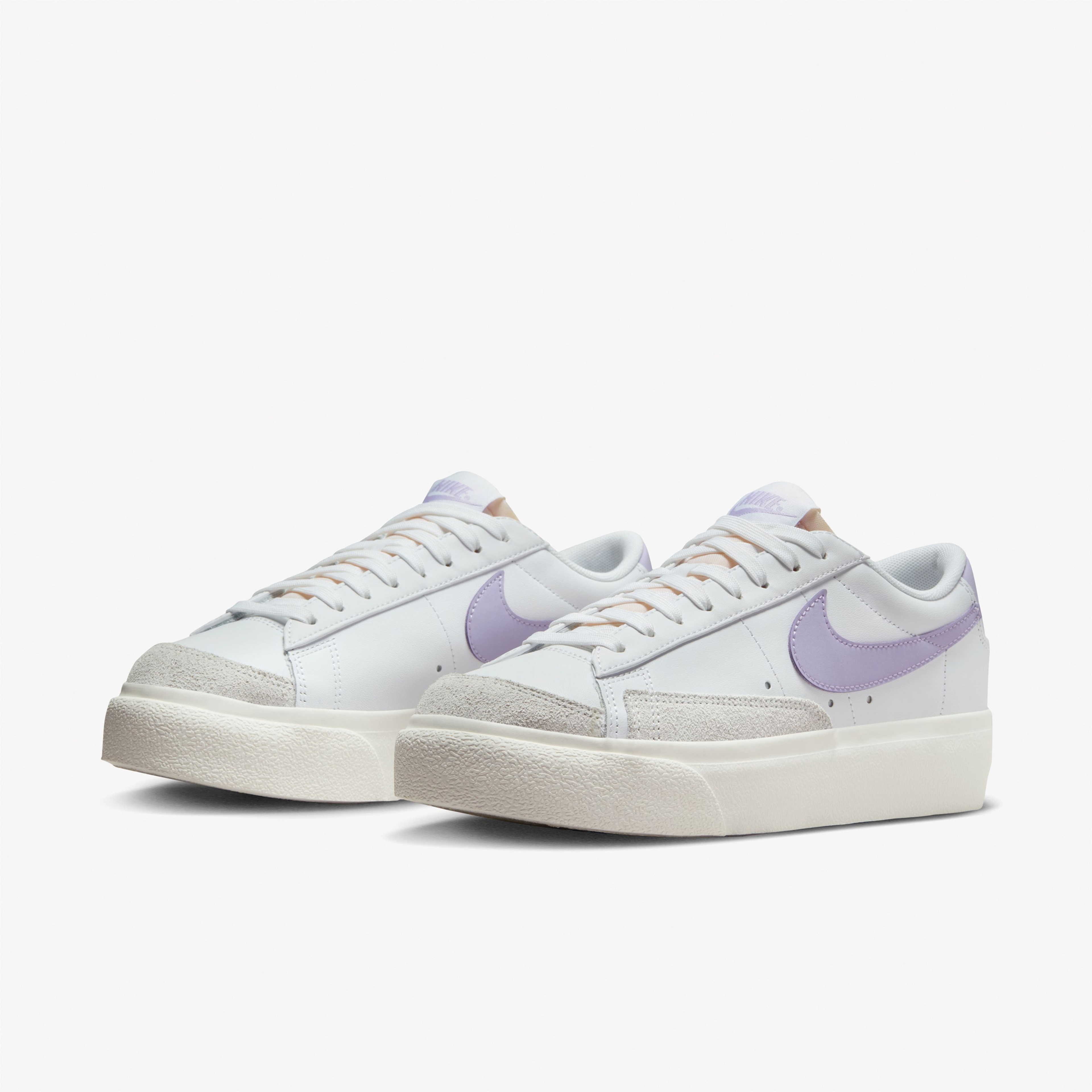 Nike Blazer Low Platform Kadın Beyaz Spor Ayakkabı