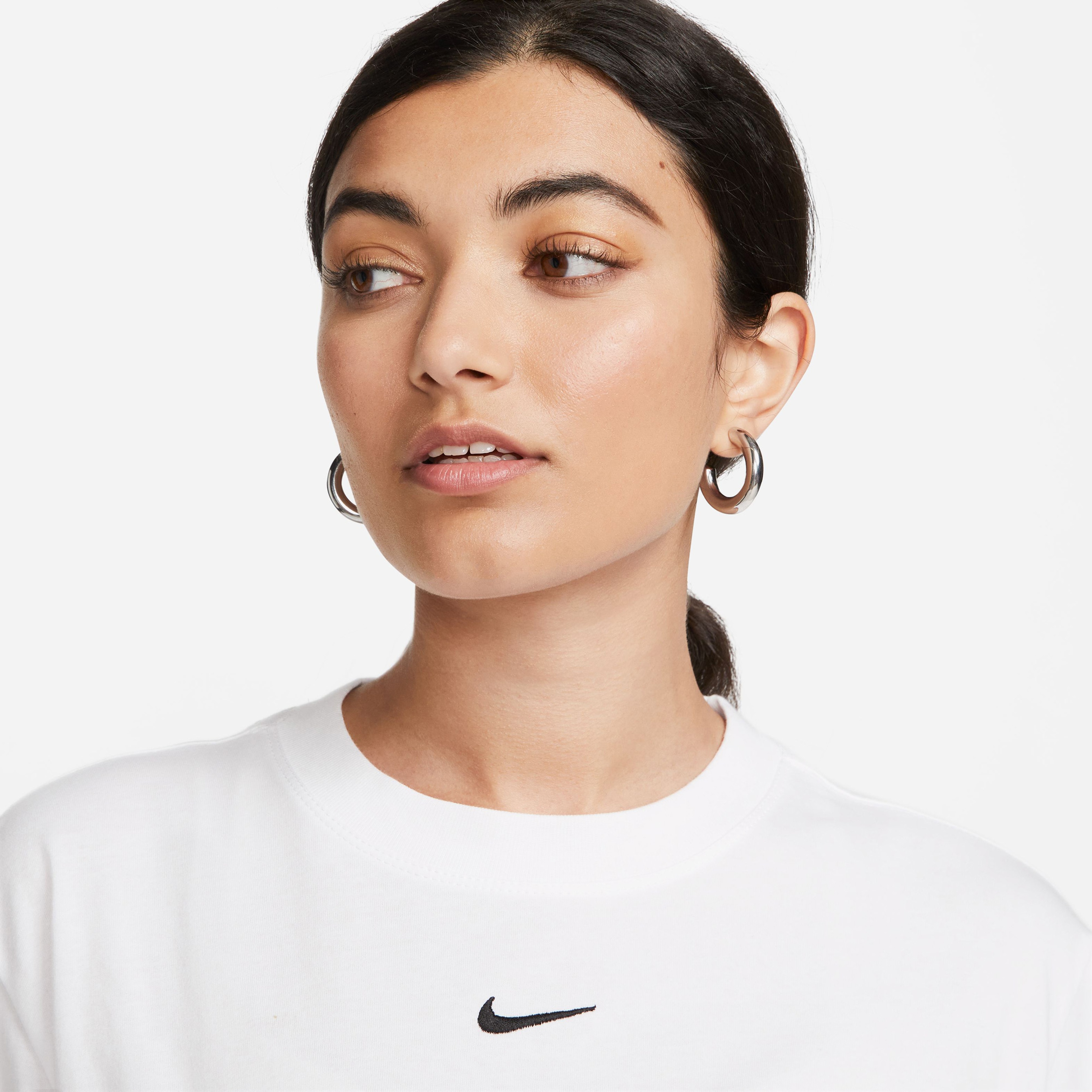Nike Sportswear Essentials Kadın Beyaz T-Shirt