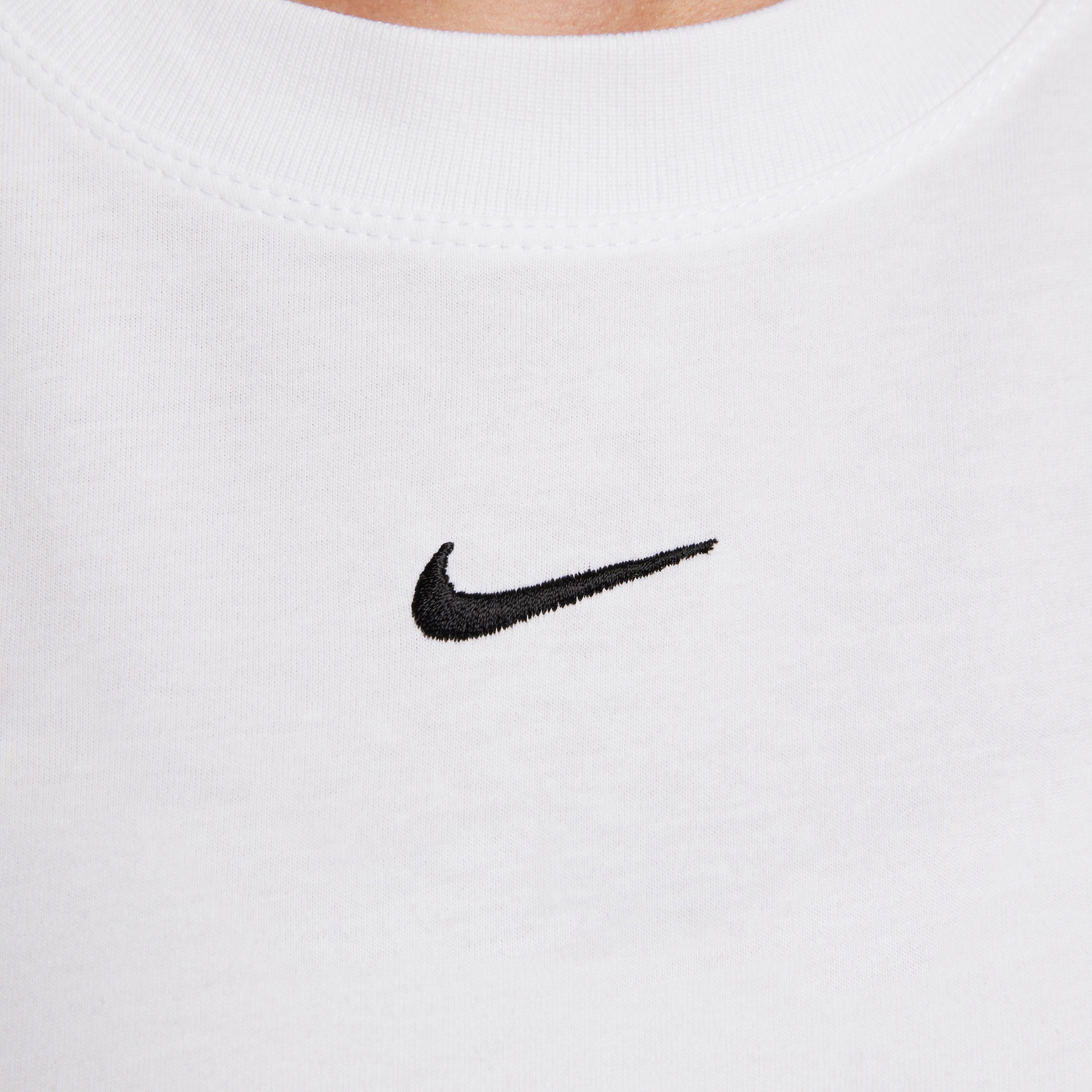 Nike Sportswear Essentials Kadın Beyaz T-Shirt