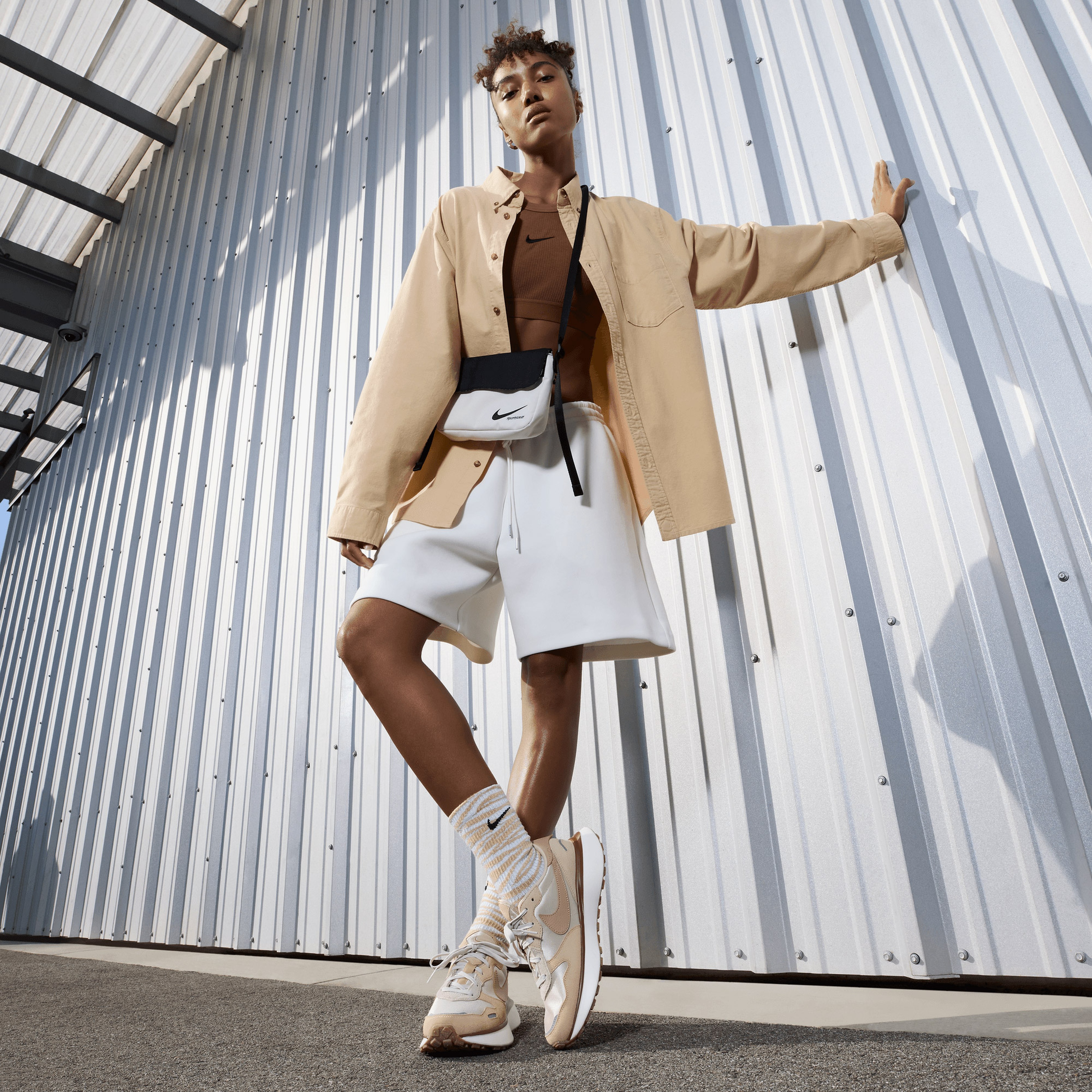 Nike Phoenix Waffle Kadın Bej Spor Ayakkabı