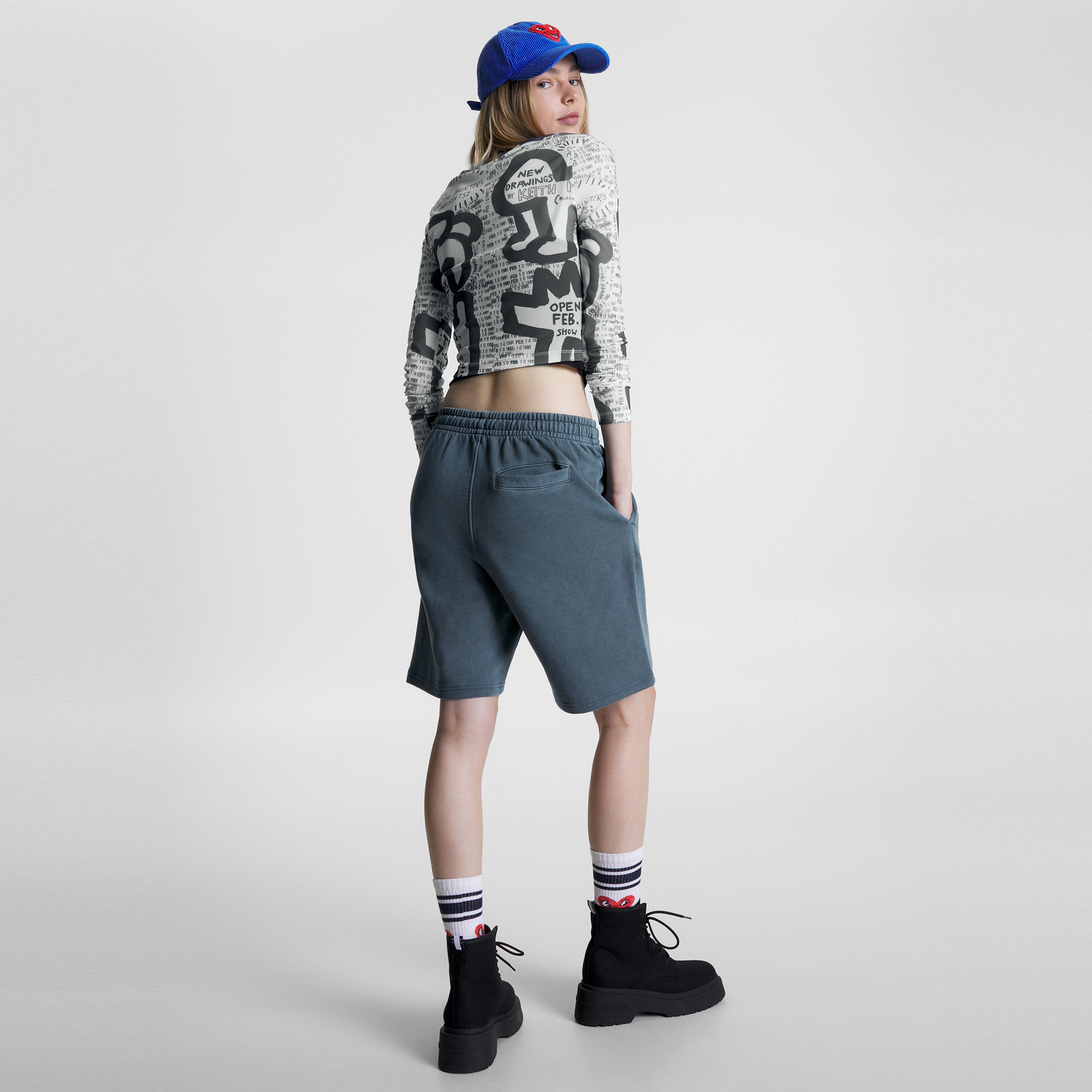 Tommy Jeans x Keith Haring Unisex Mavi Şort