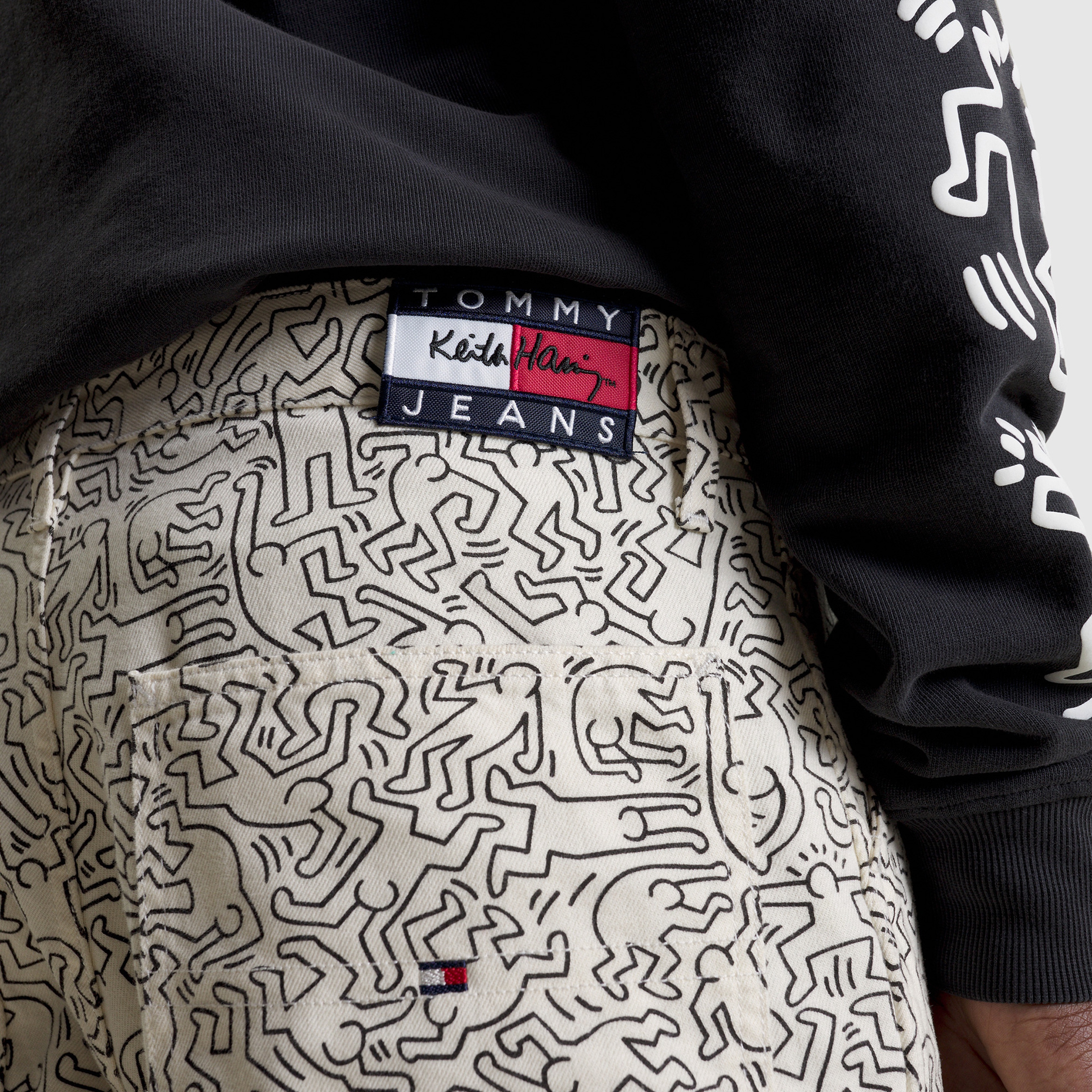 Tommy Jeans x Keith Haring Dancing Erkek Beyaz Pantolon