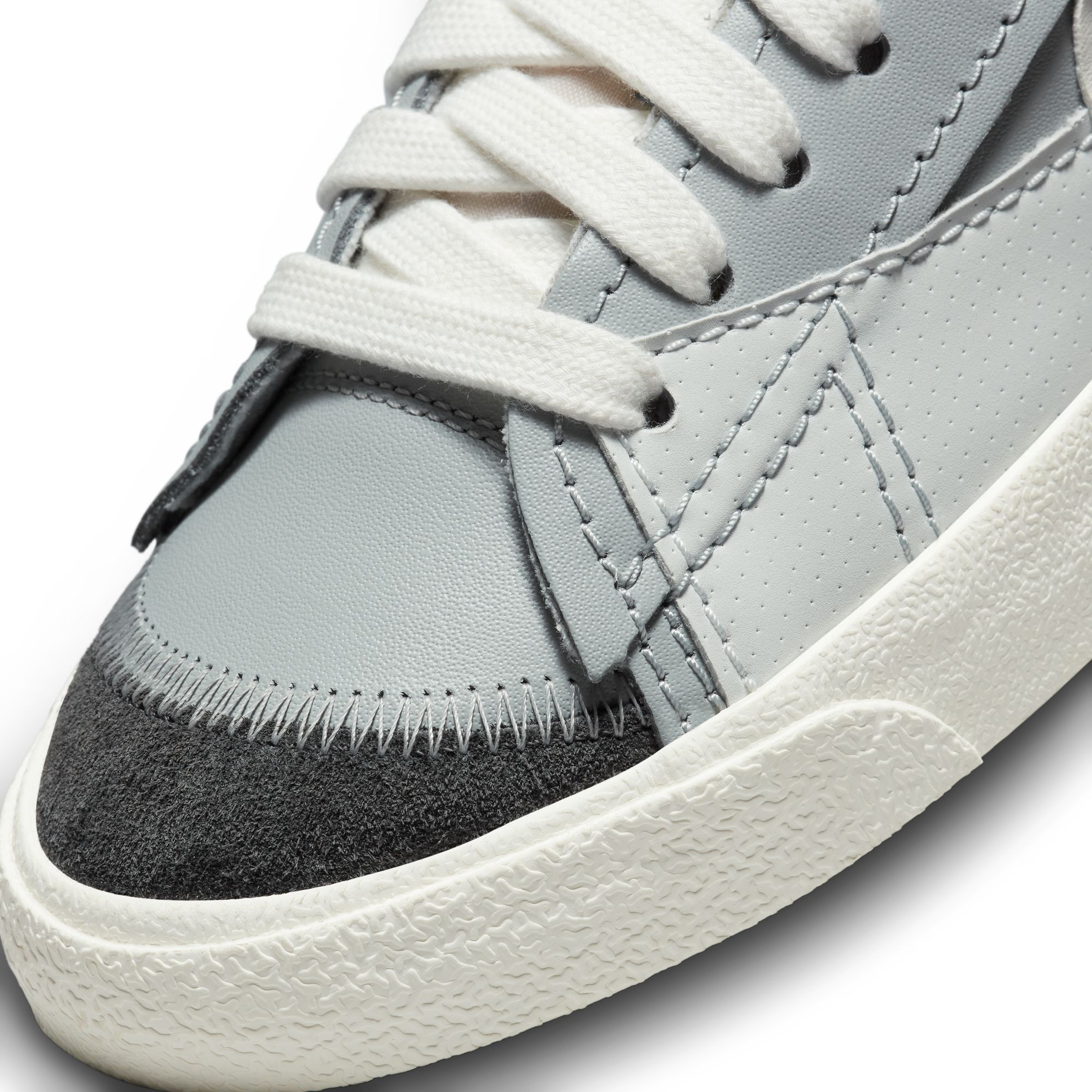 Nike Blazer Low '77 Jumbo Erkek Gri Sneaker