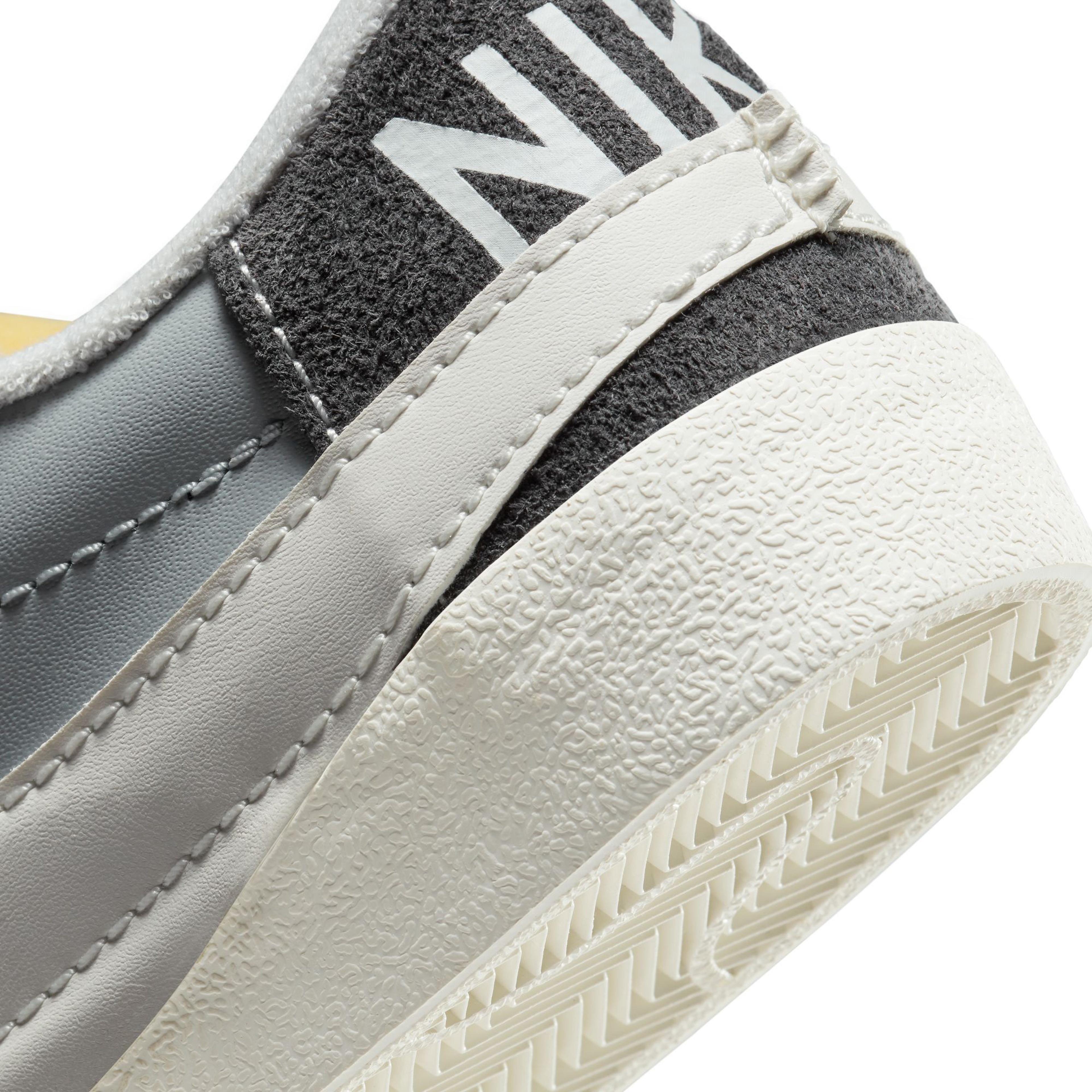 Nike Blazer Low '77 Jumbo Erkek Gri Sneaker