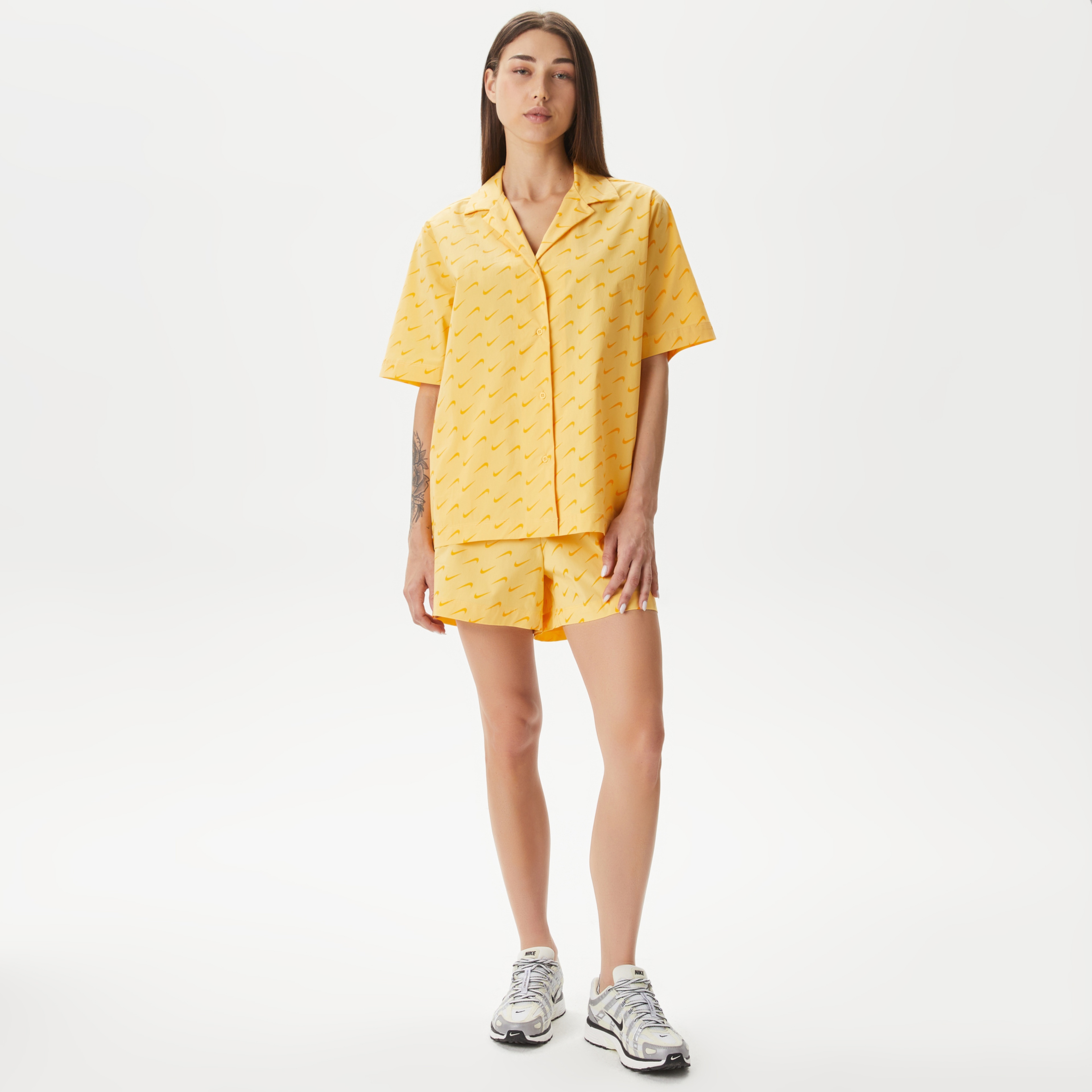 Nike Everyday Modern Woven Kadın Turuncu Gömlek