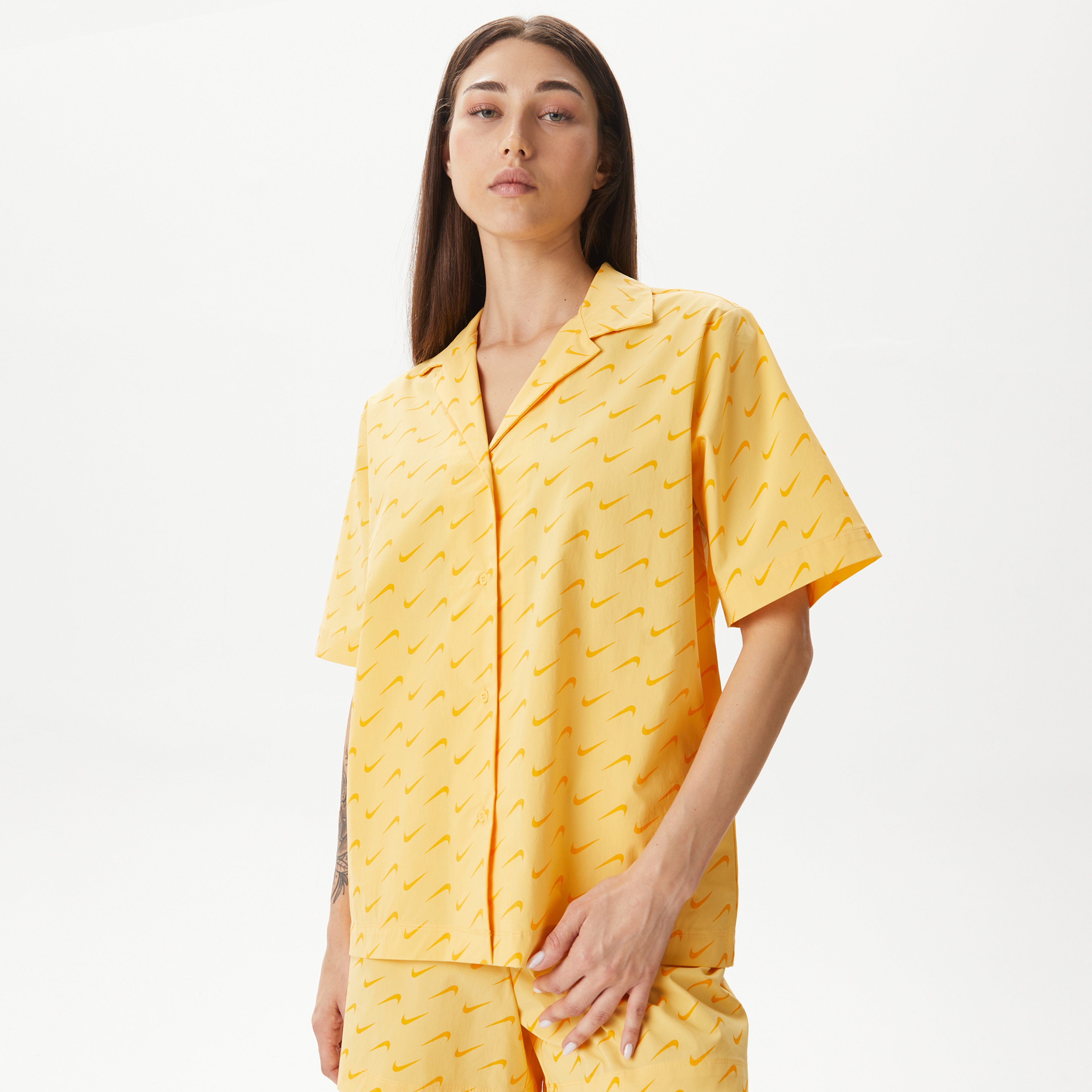 Nike Everyday Modern Woven Kadın Turuncu Gömlek