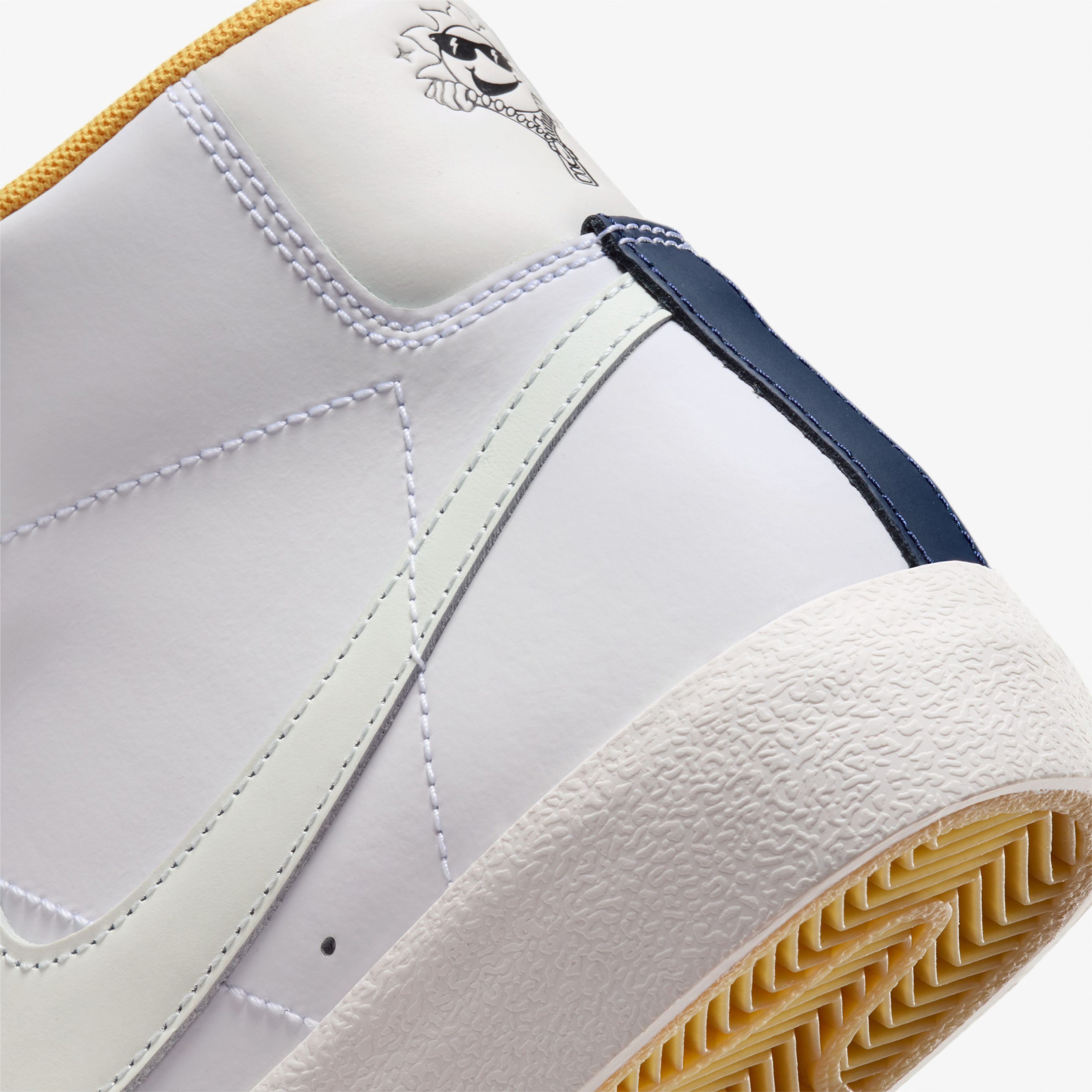 Nike Blazer Mid '77 Kadın Beyaz Sneaker