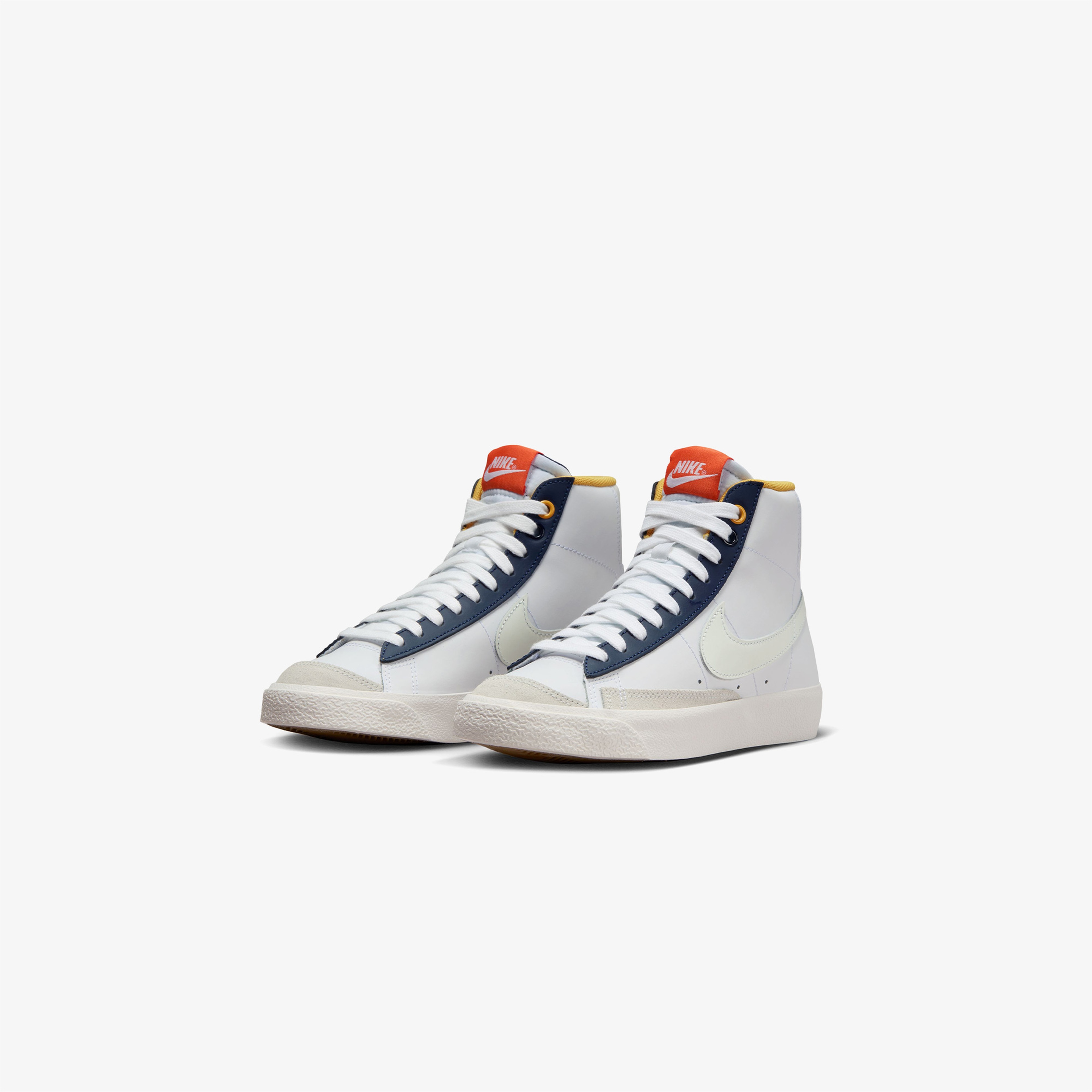 Nike Blazer Mid '77 Kadın Beyaz Sneaker