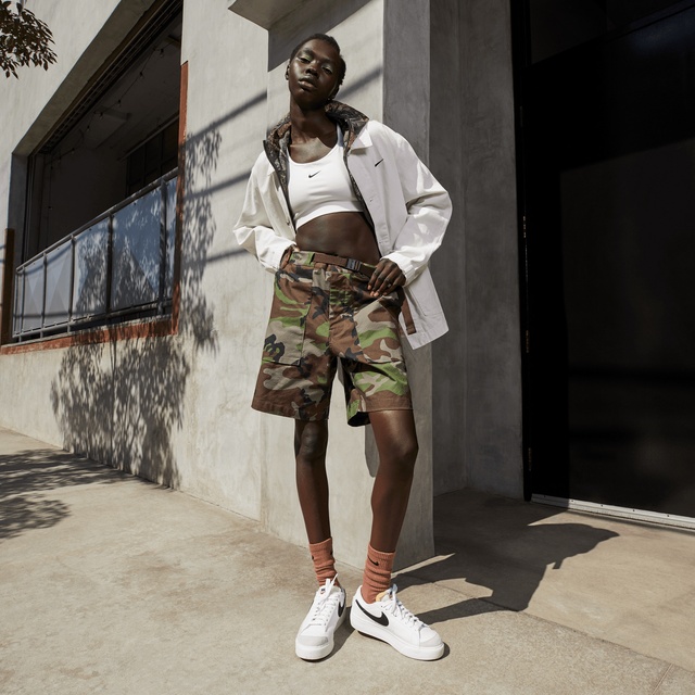 Nike Nike Blazer Low Platform Kadın Beyaz Spor Ayakkabı Occasion'da! Beyaz - 12. görsel