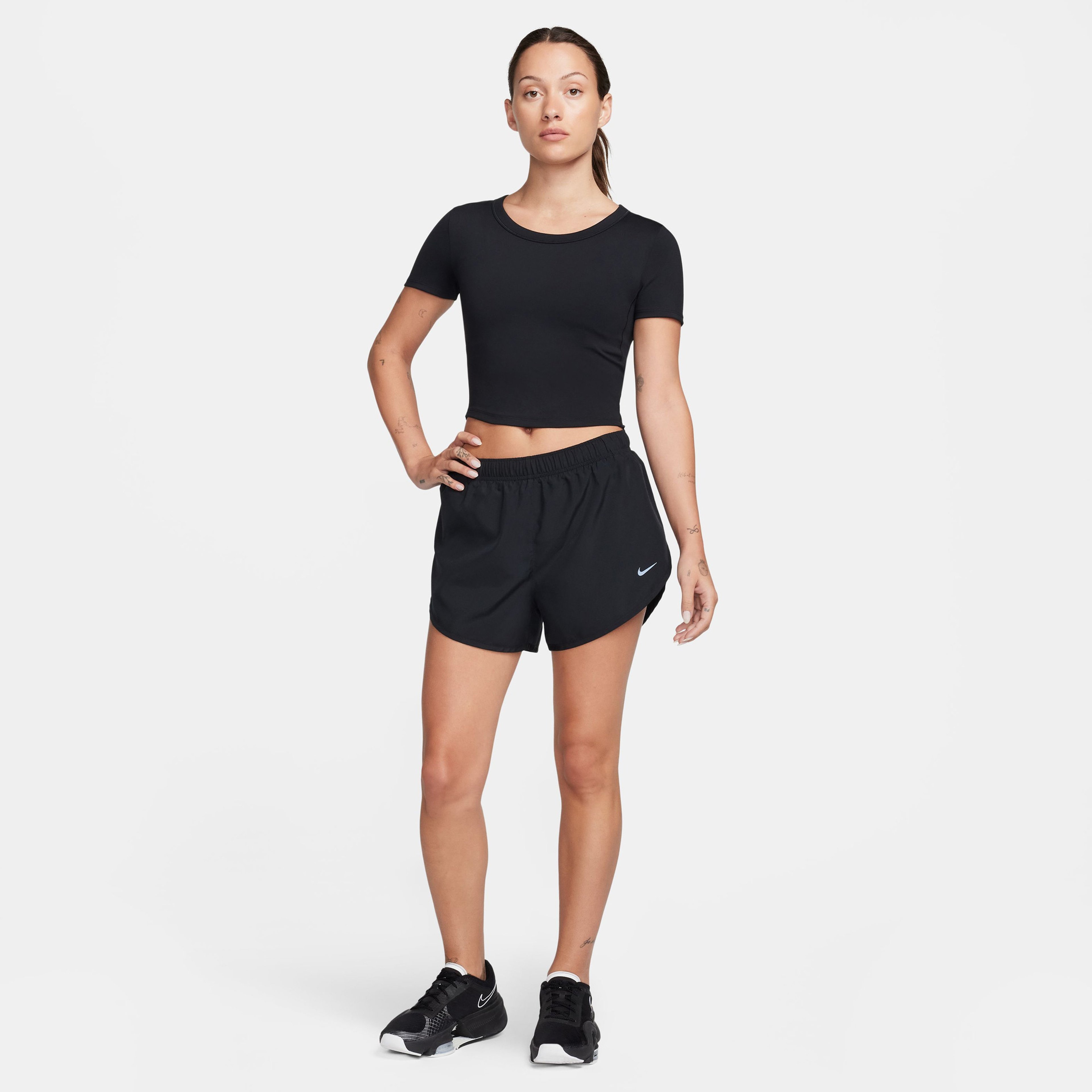 Nike One Fitted Dri-FIT Kadın Siyah Crop T-Shirt