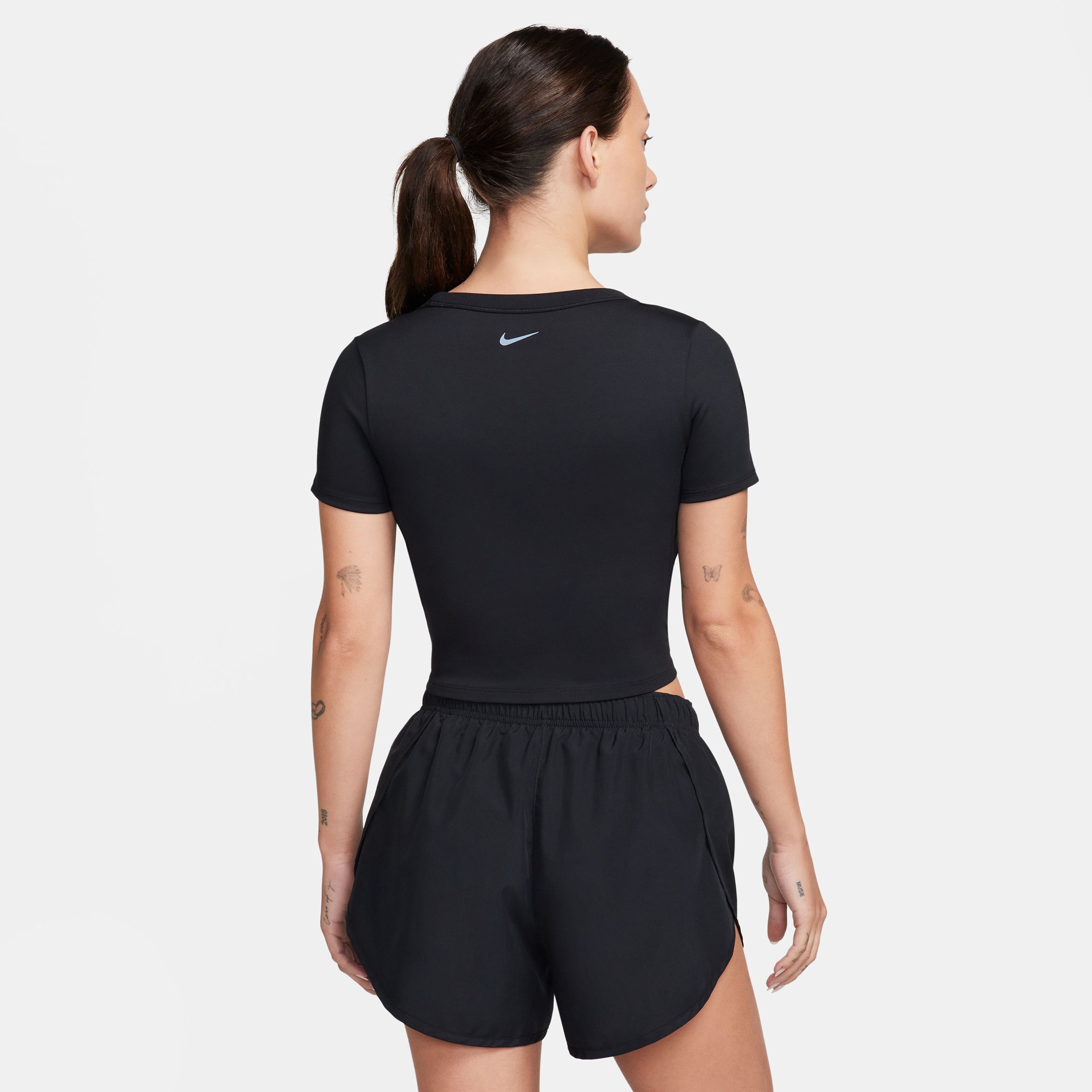 Nike One Fitted Dri-FIT Kadın Siyah Crop T-Shirt