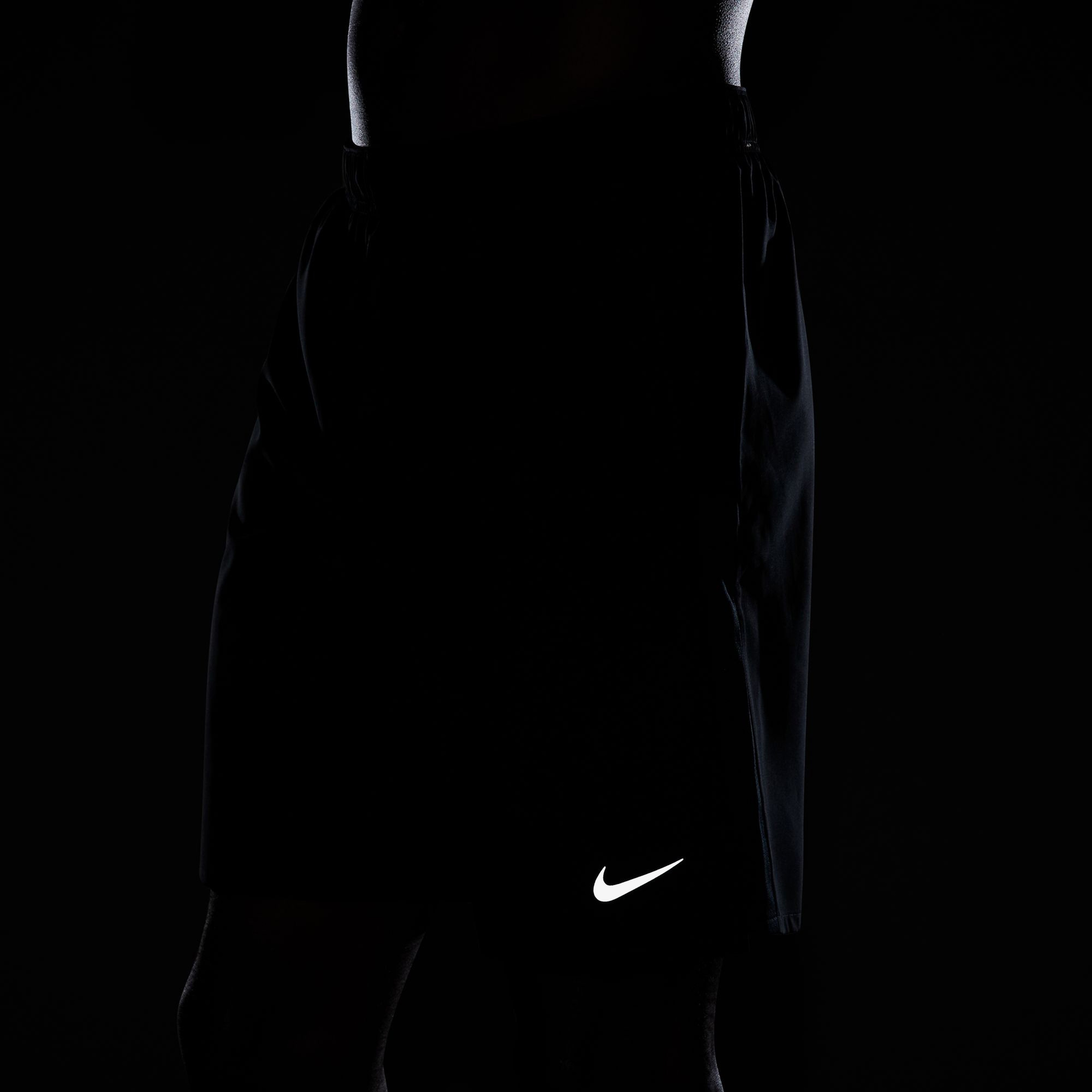 Nike Dri-FIT Challenger Erkek Siyah Şort