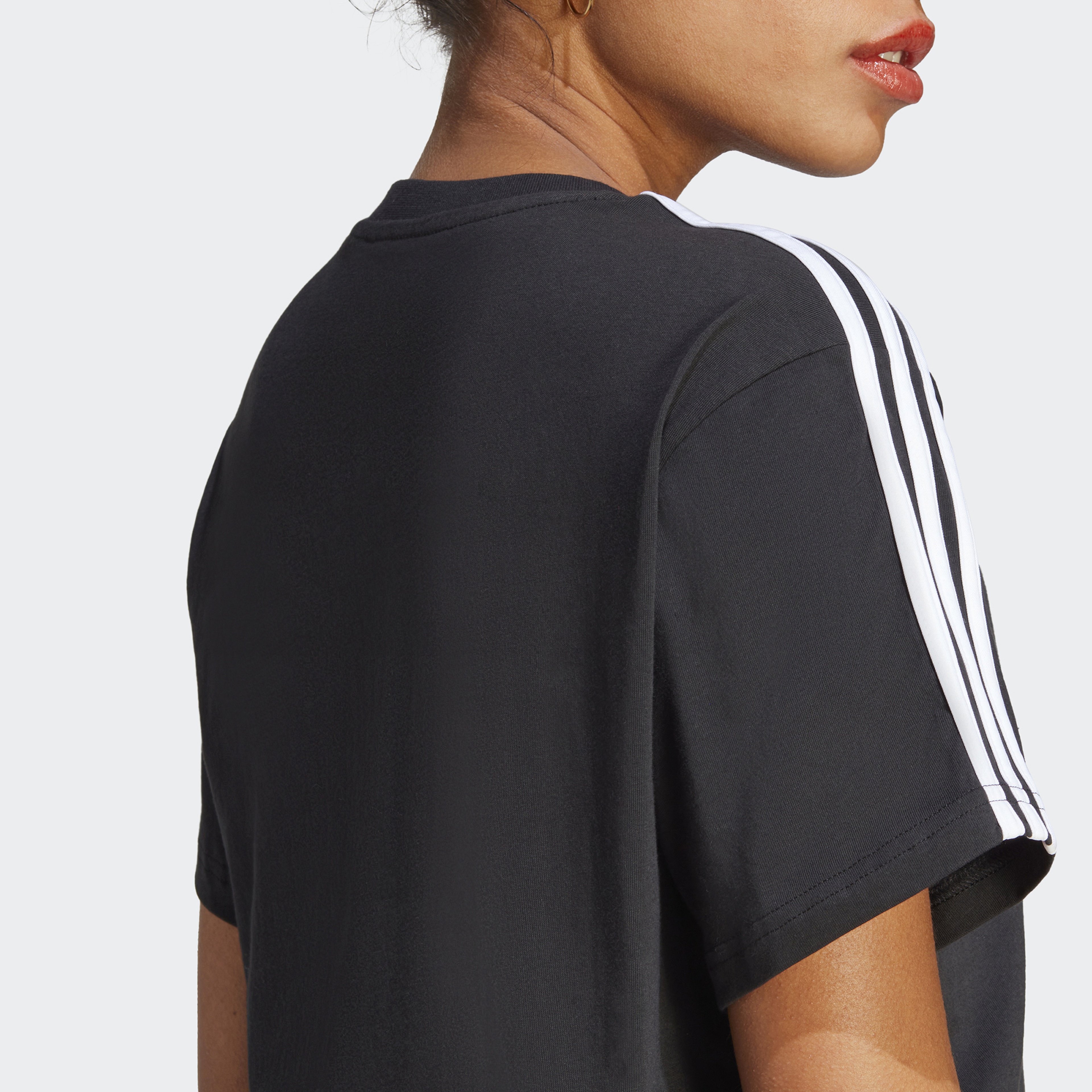 adidas Essentials 3-Stripes Single Jersey Crop Kadın Siyah T-Shirt