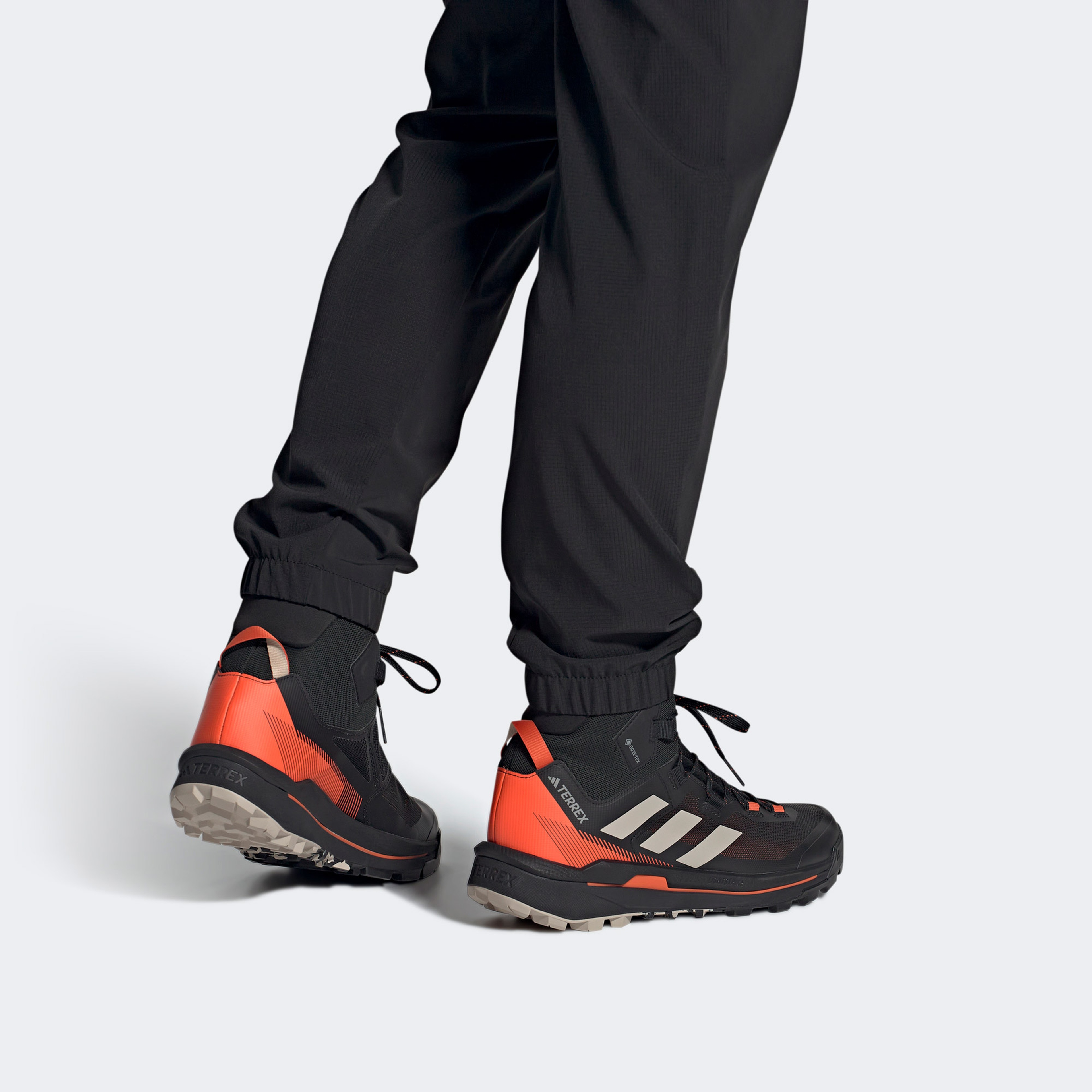 adidas Terrex Skychaser Tech Mid Gtx Erkek Siyah Spor Ayakkabı