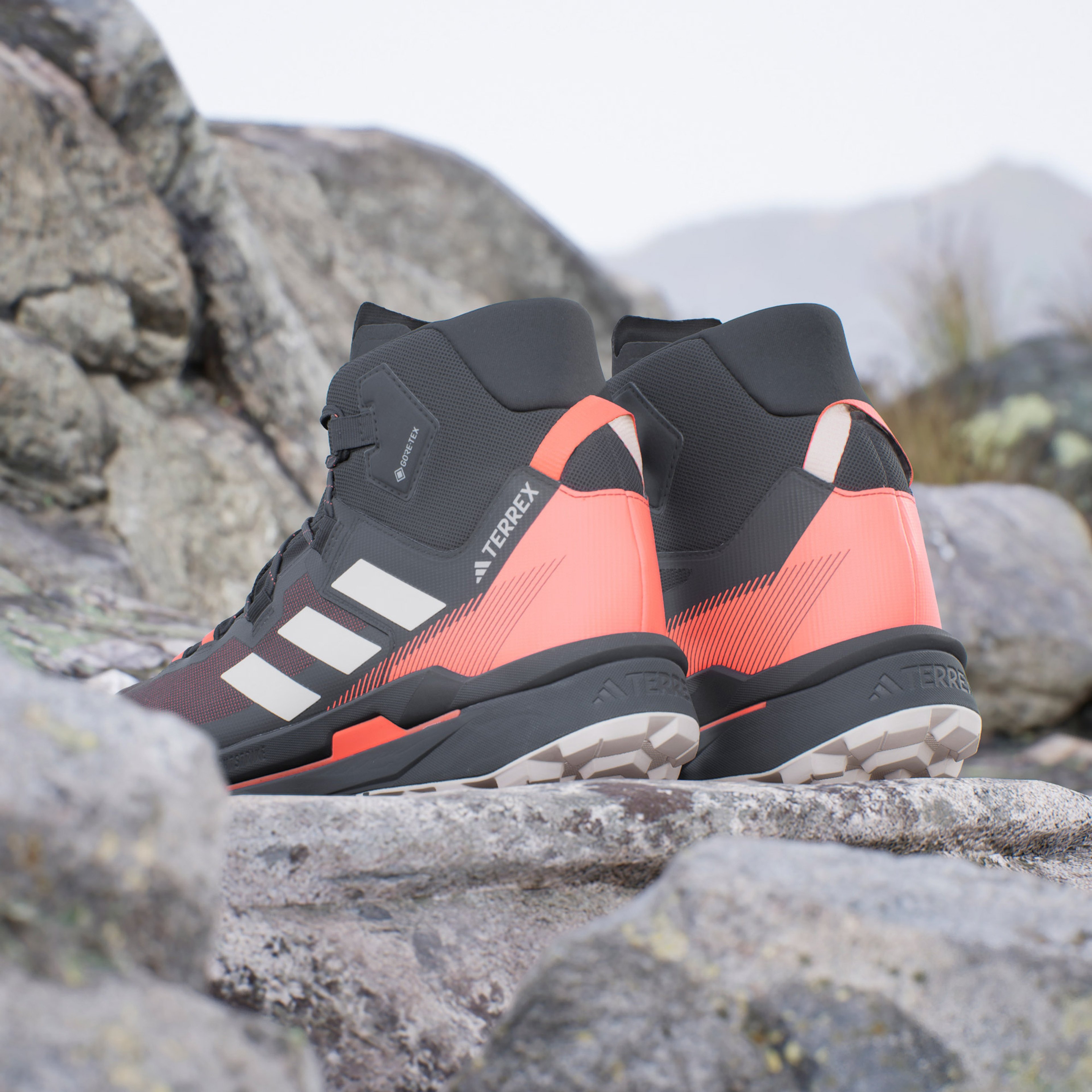 adidas Terrex Skychaser Tech Mid Gtx Erkek Siyah Spor Ayakkabı