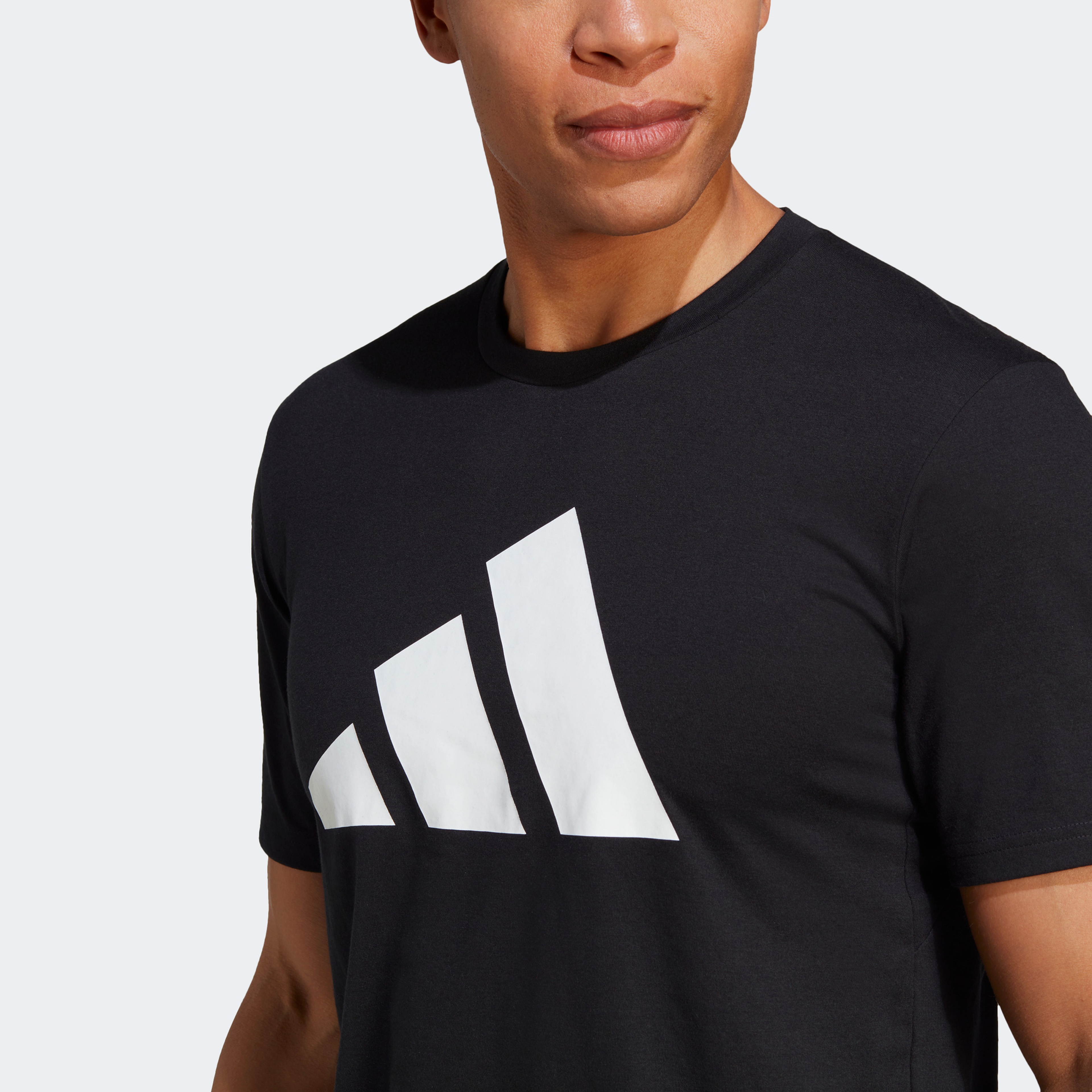 Adidas Erkek Siyah T-Shirt