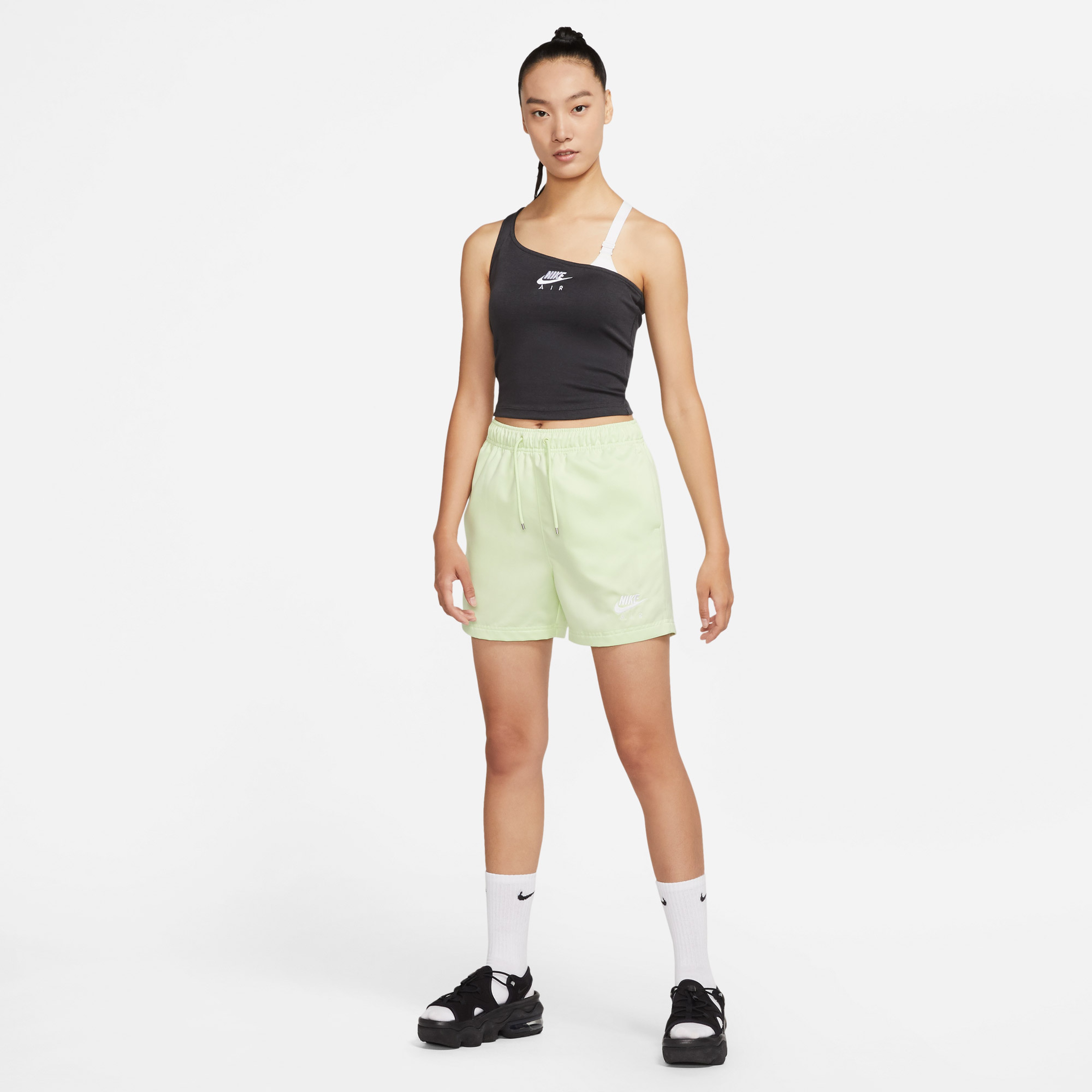 Nike Air Hide Rise Kadın Yeşil Şort