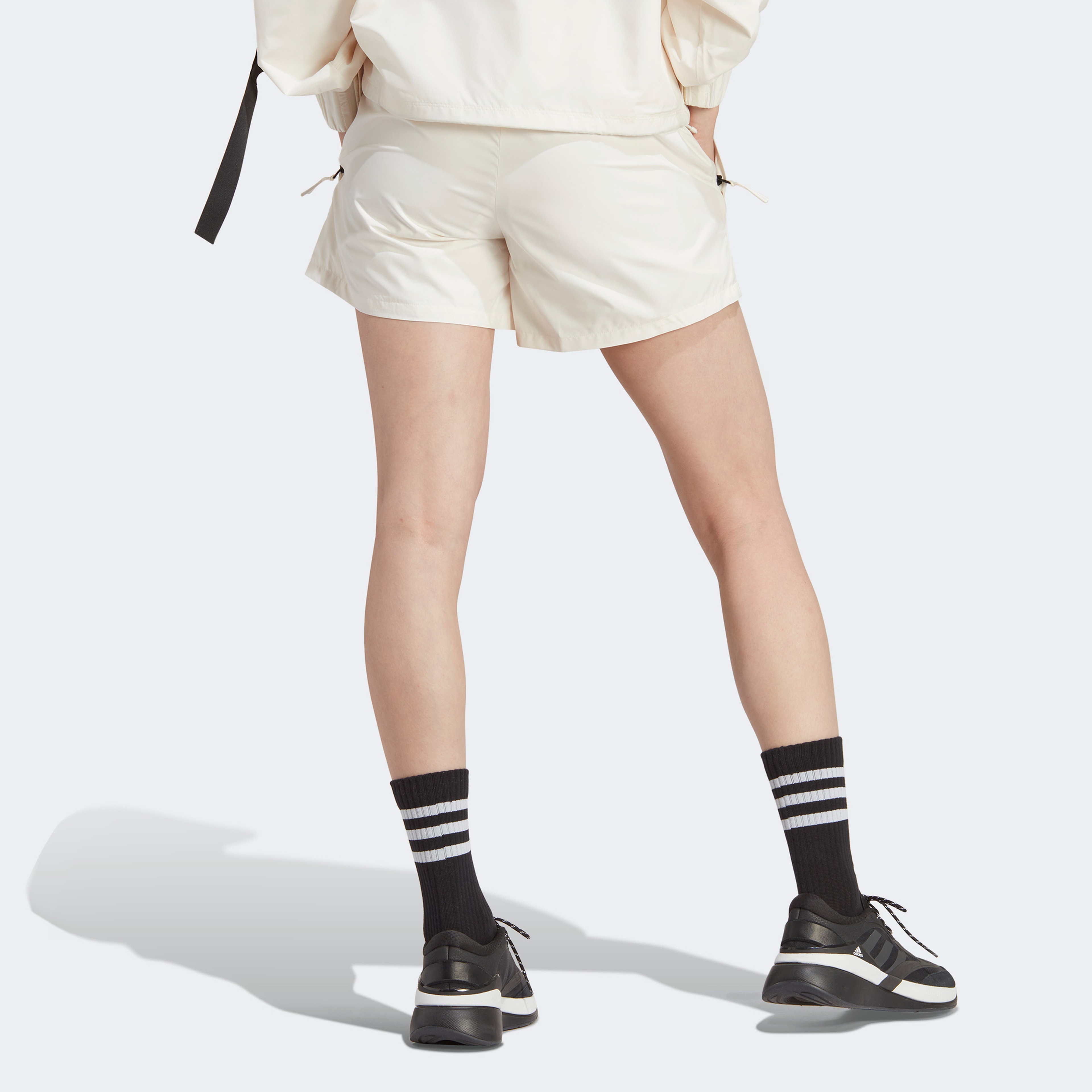 adidas Essential Kadın Beyaz Şort
