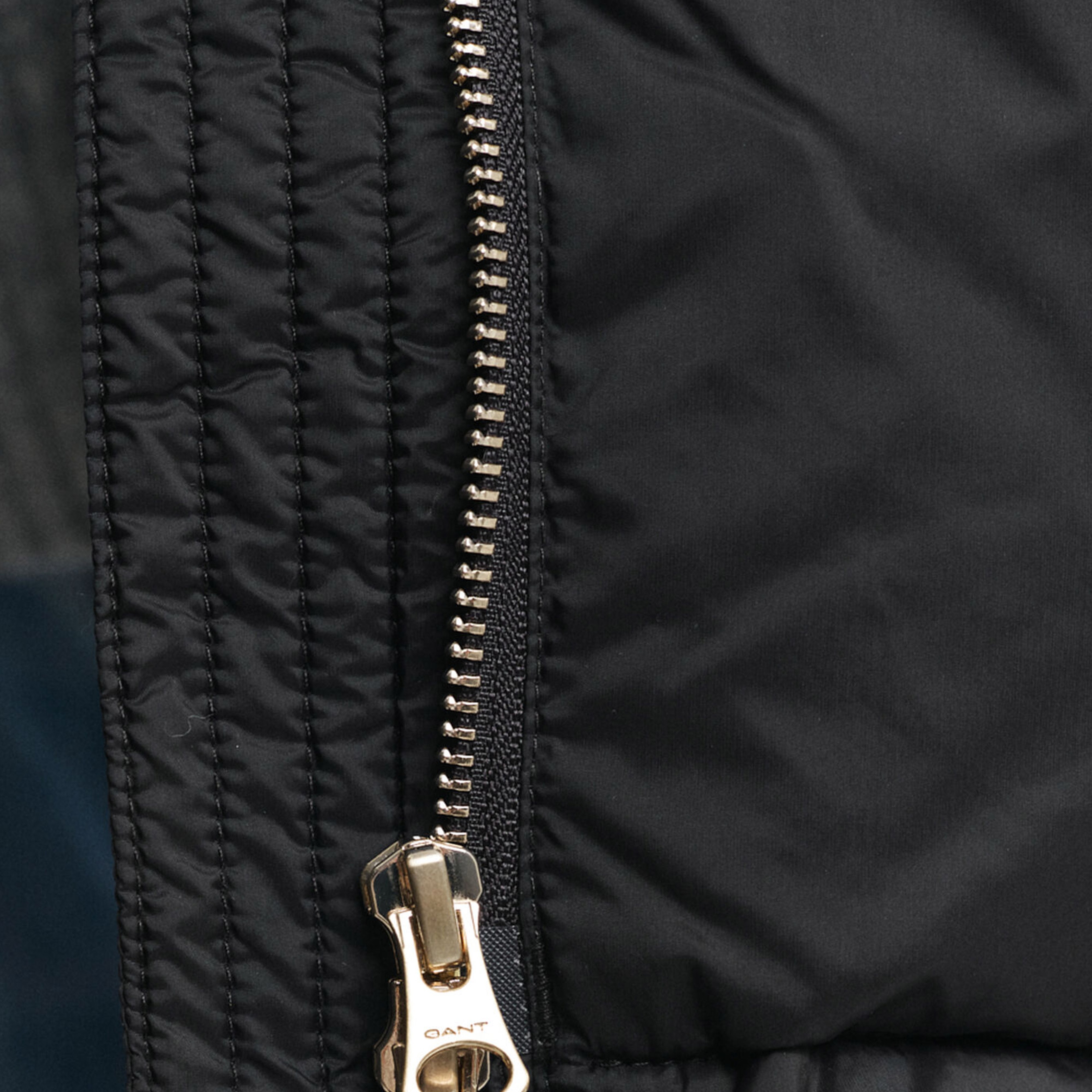 GANT Kadın Siyah Relaxed Fit Kapüşonlu Mont