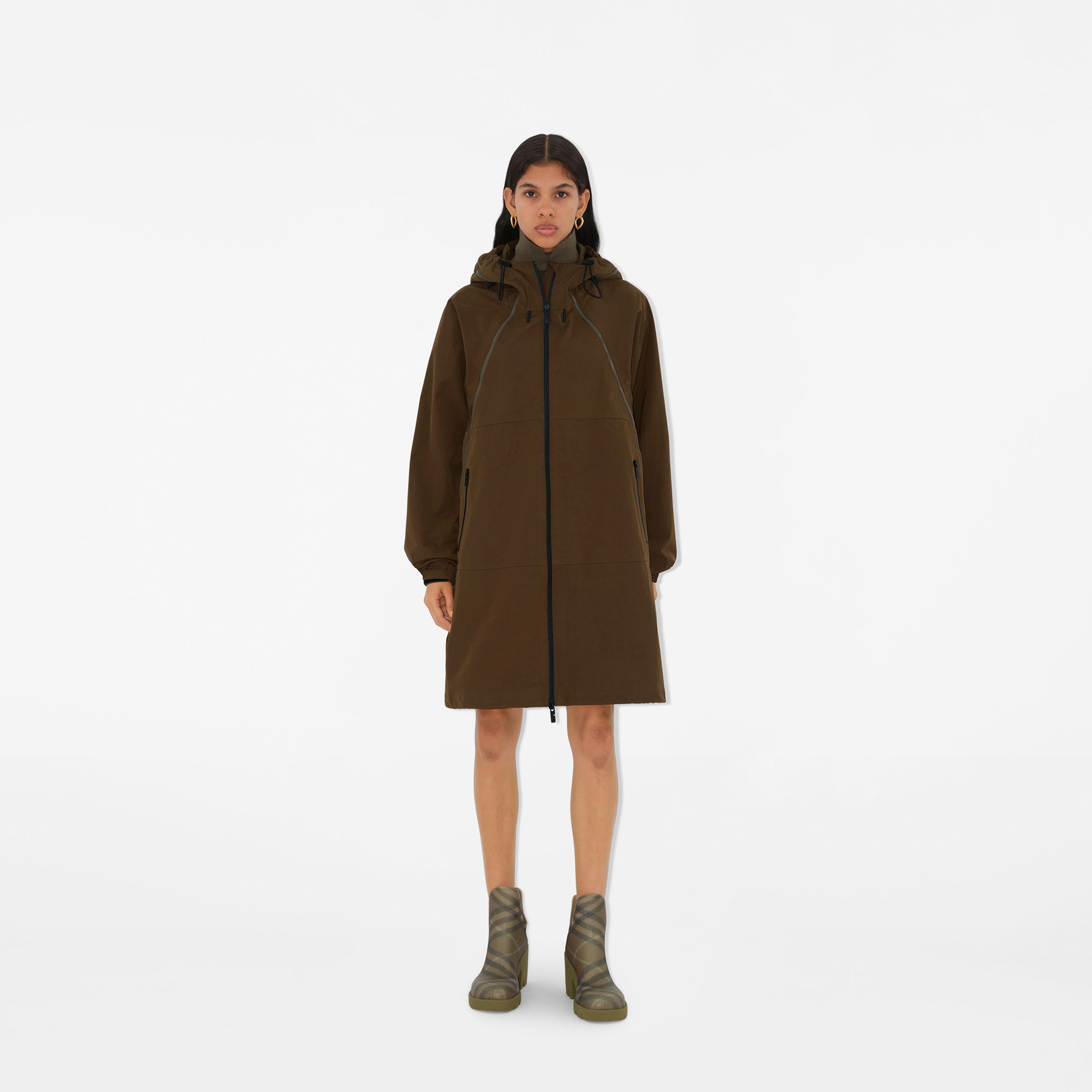 Kadın Kahverengi Bot