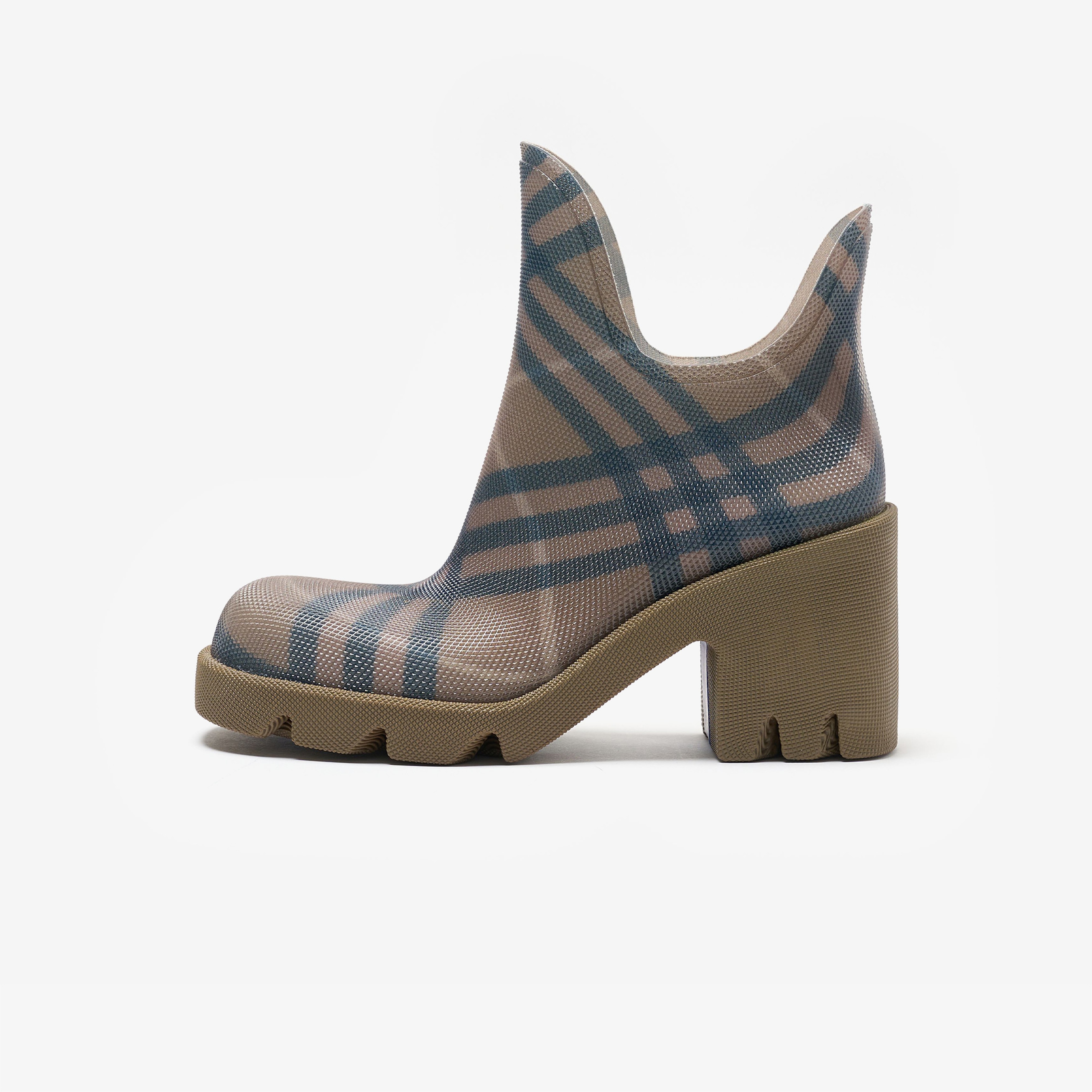 Kadın Kahverengi Bot