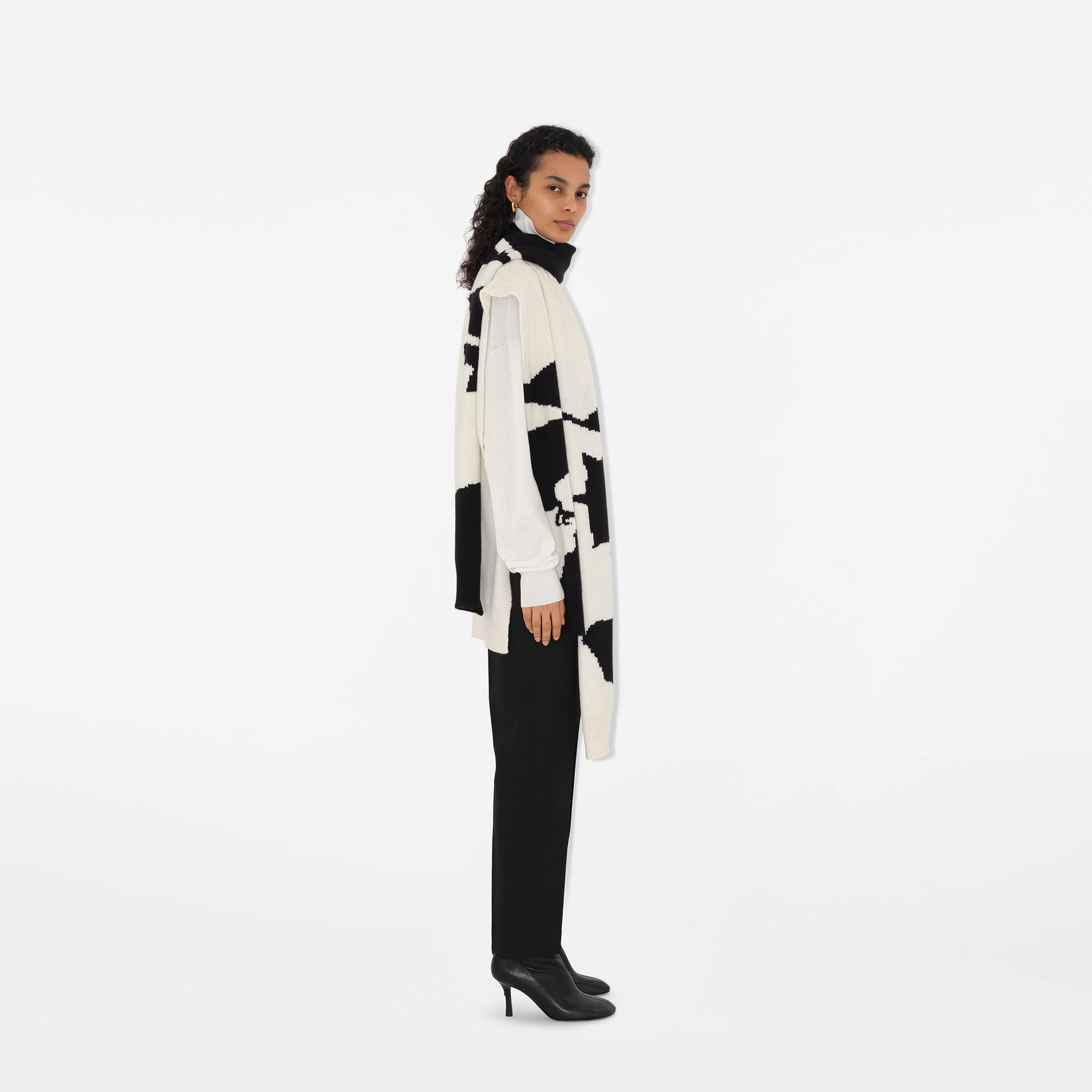 Burberry Kadın Siyah Şapka