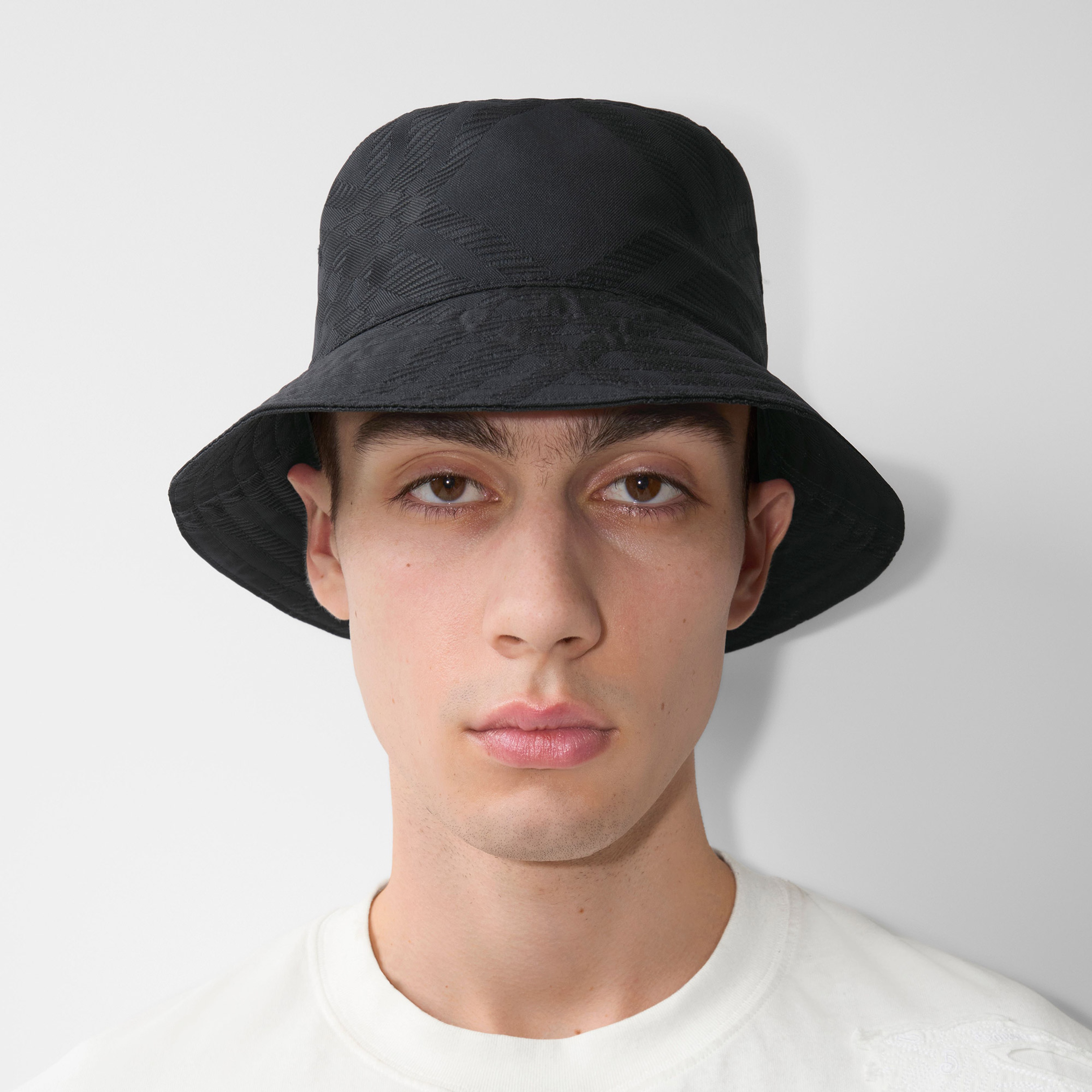 Burberry Check Nylon Blend Bucket Erkek Siyah Şapka