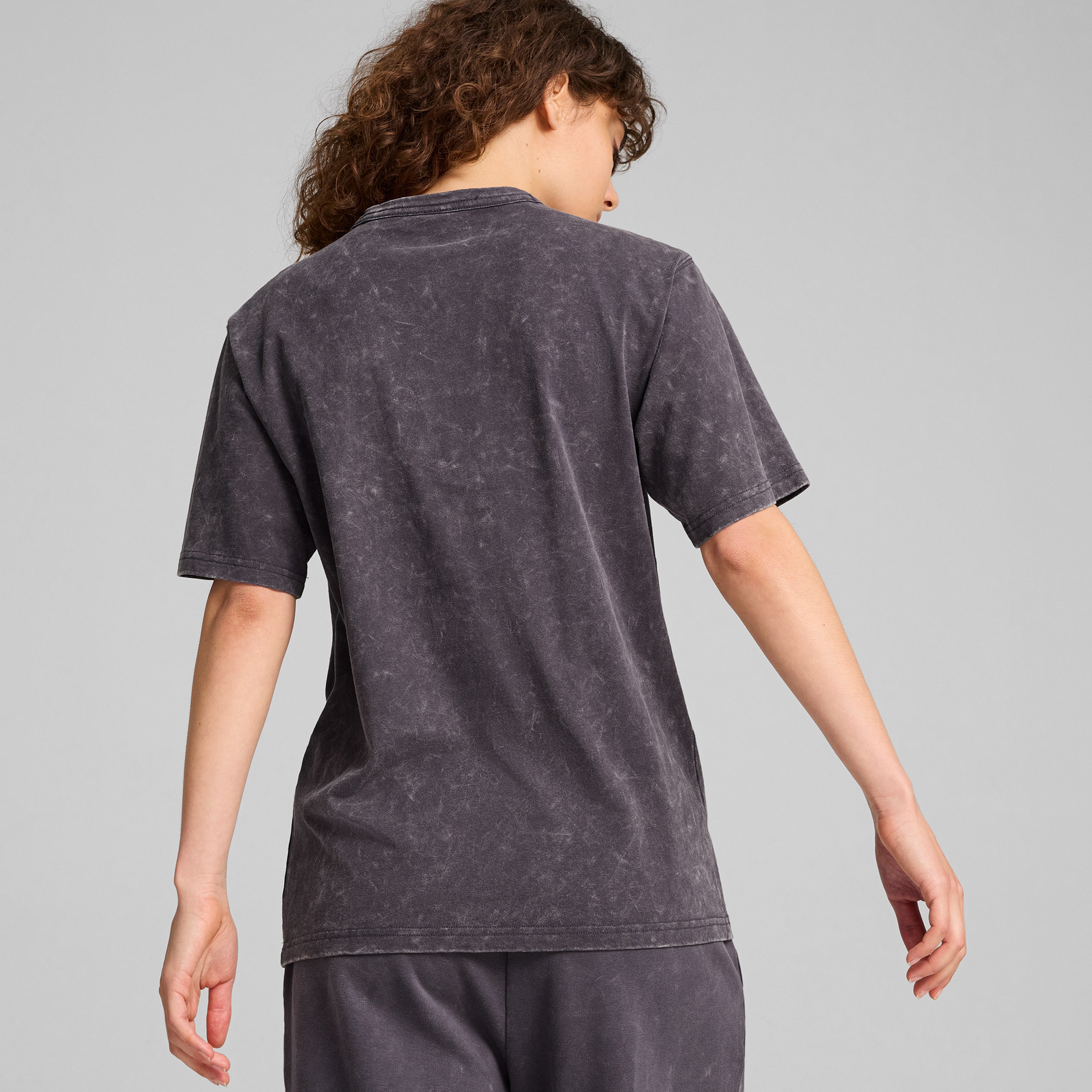 Puma Dare To Relaxed Washed Kadın Gri T-Shirt