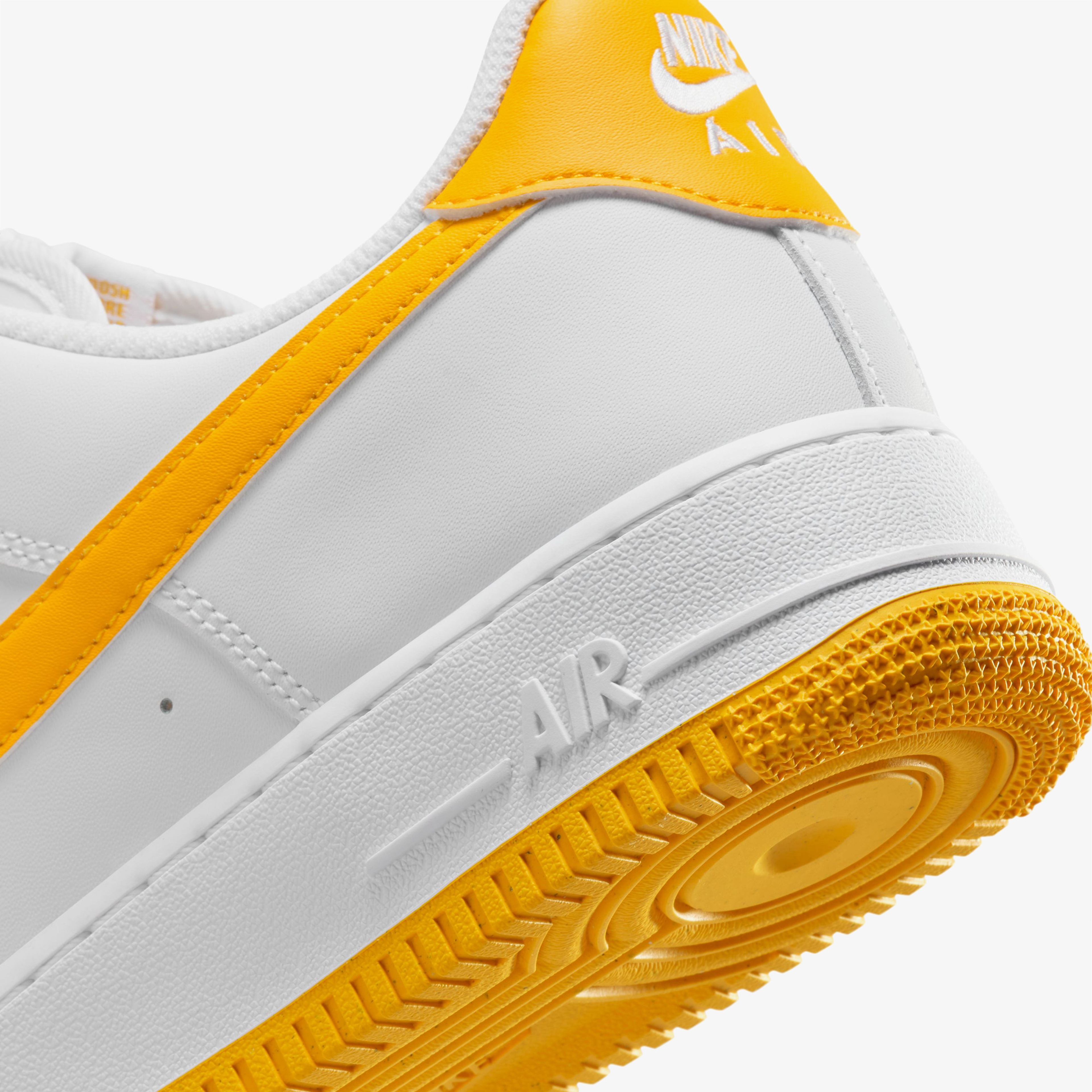 Nike Air Force 1 '07 Erkek Beyaz Sneaker