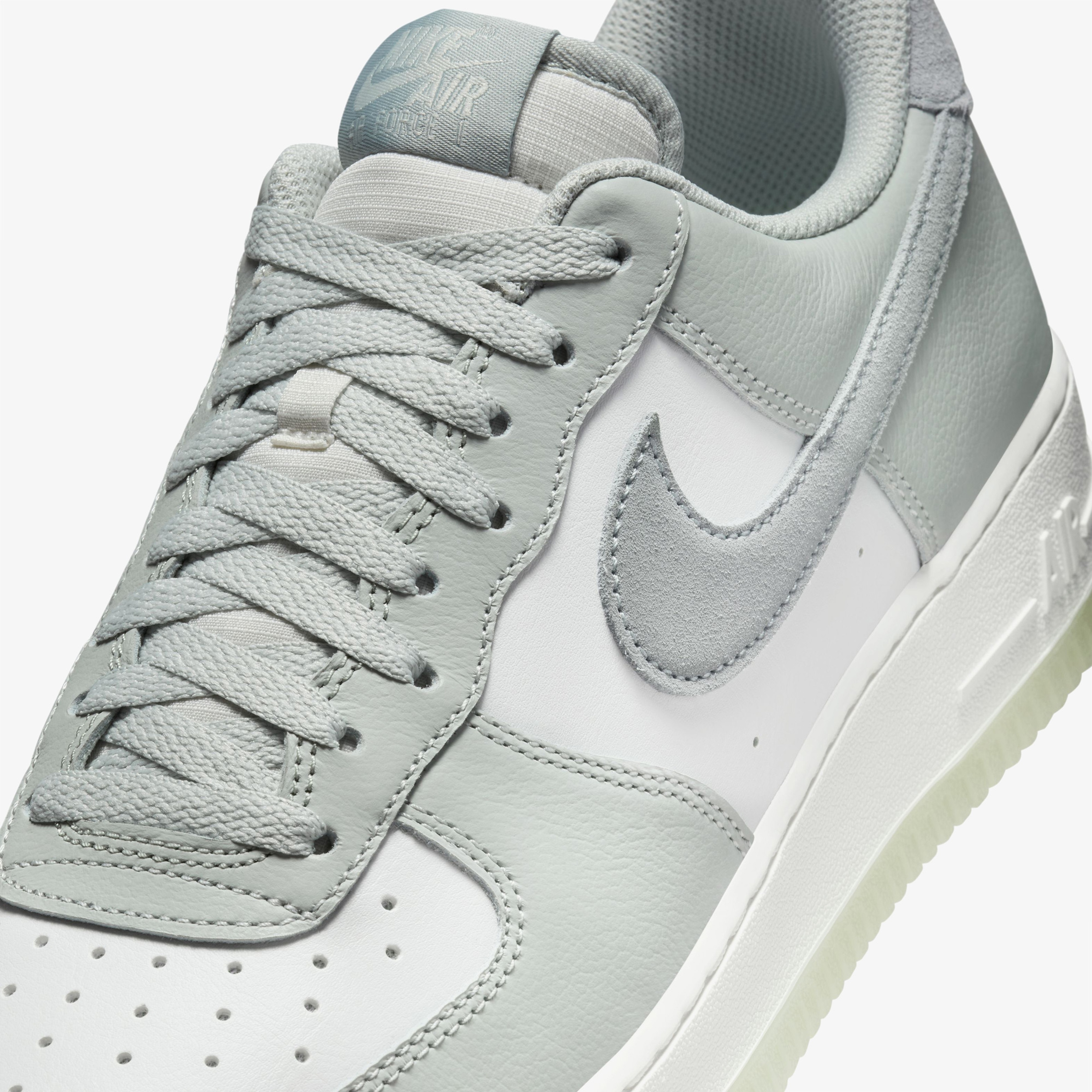 Nike Air Force 1 '07 Lv8 Erkek Gri Sneaker