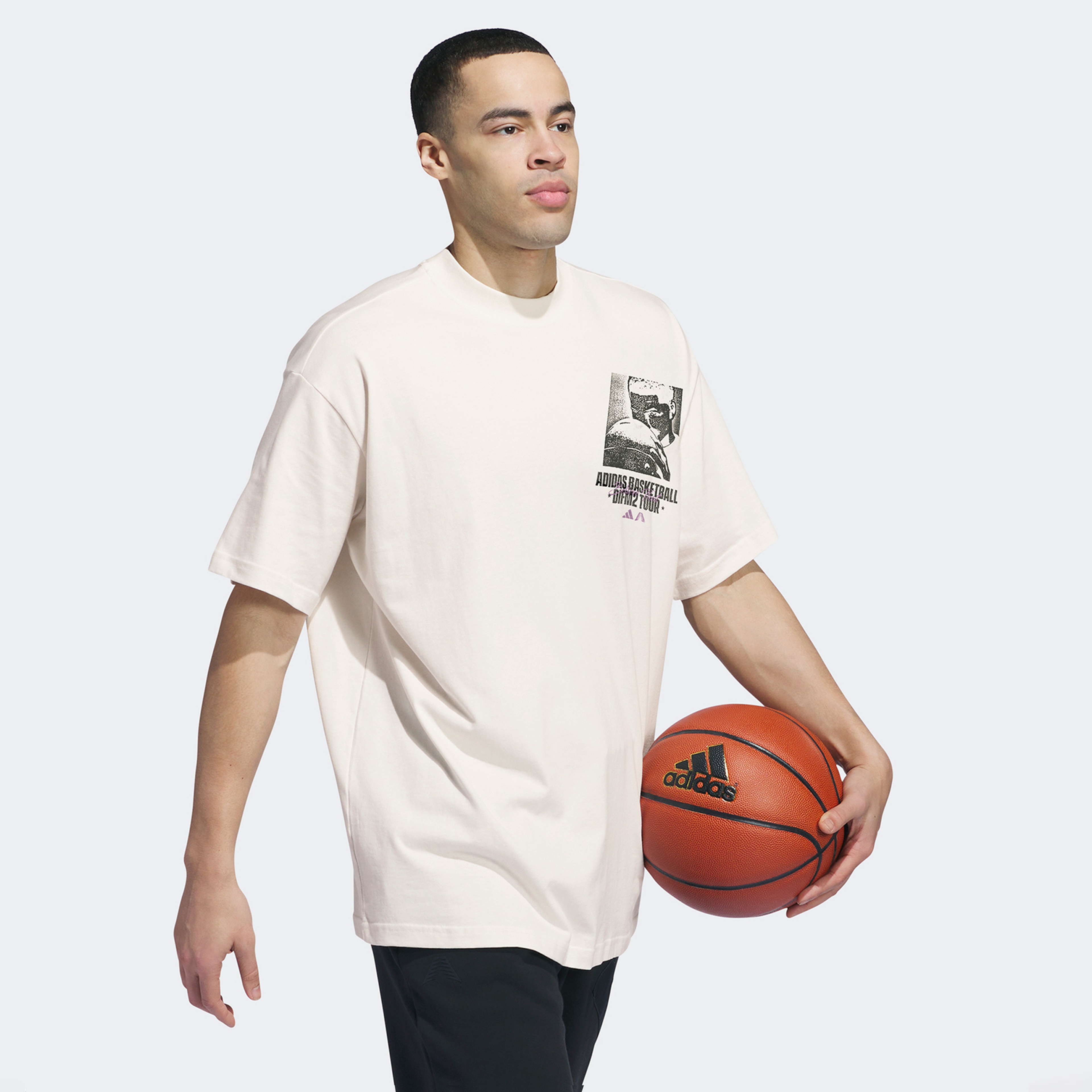 adidas A.E. Graphic Erkek Beyaz T-Shirt