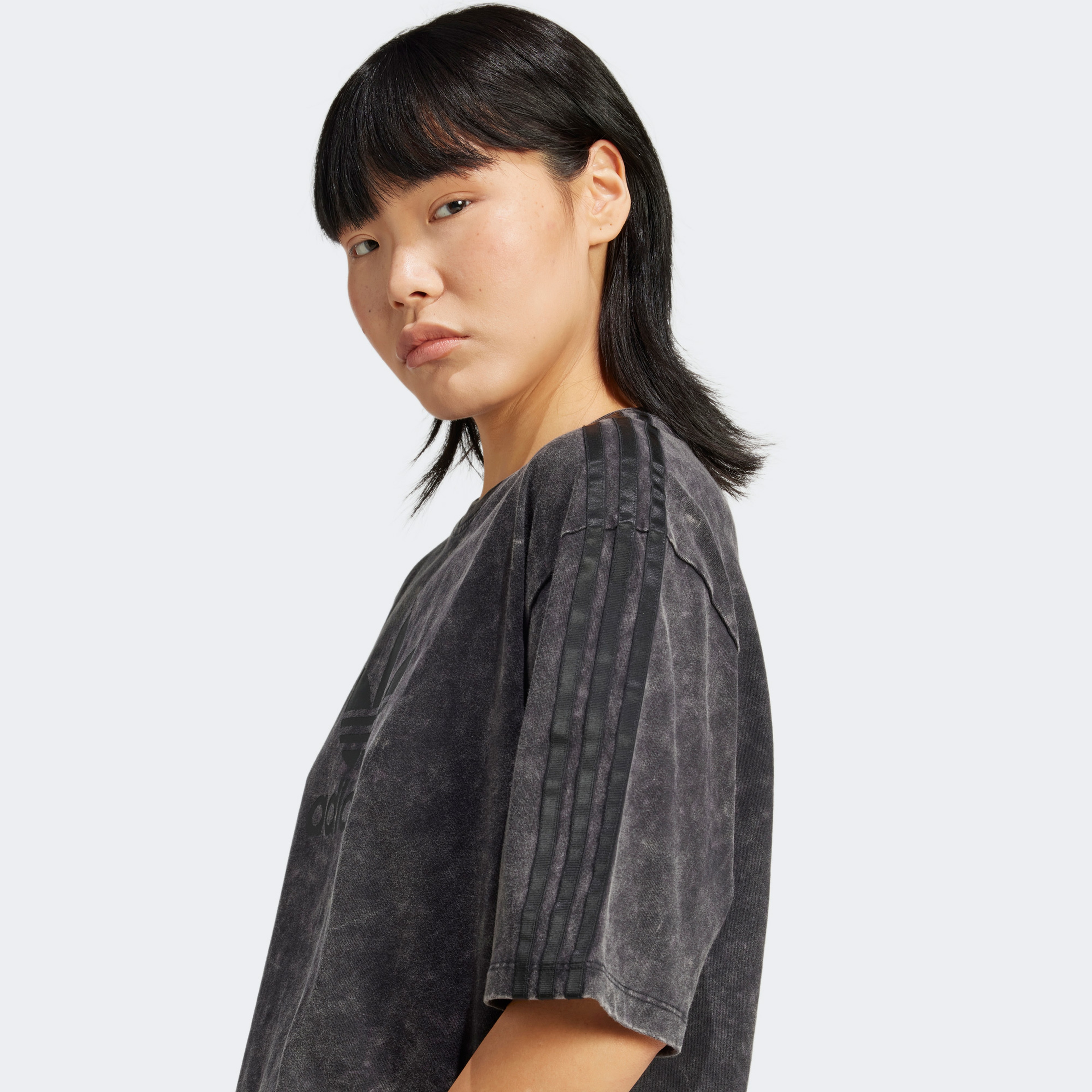 adidas Washed-Out Boyfriend-Fit Kadın Gri T-Shirt