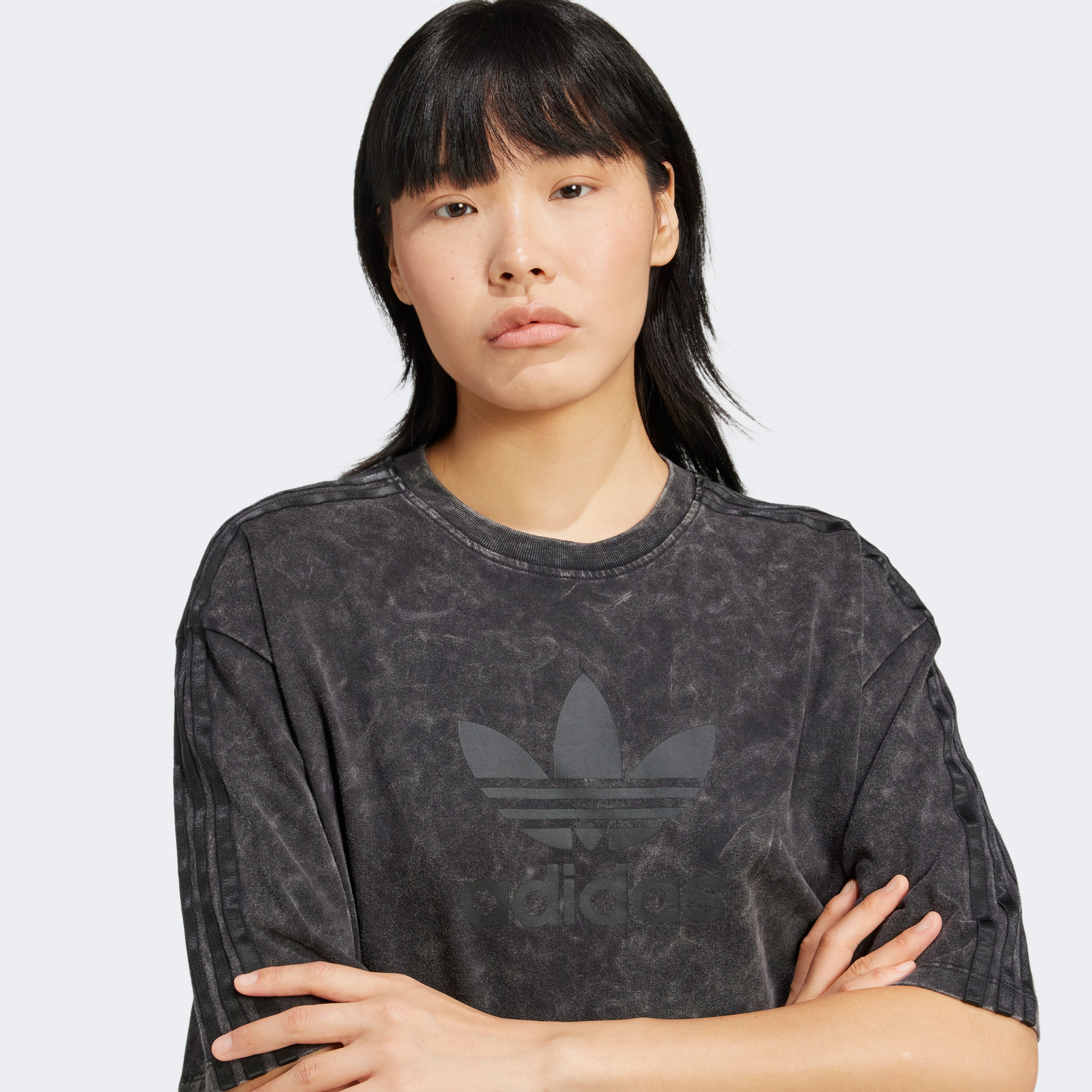 adidas Washed-Out Boyfriend-Fit Kadın Gri T-Shirt