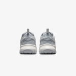 Nike TC 7900 Kadın Gri Beyaz Spor Ayakkabı