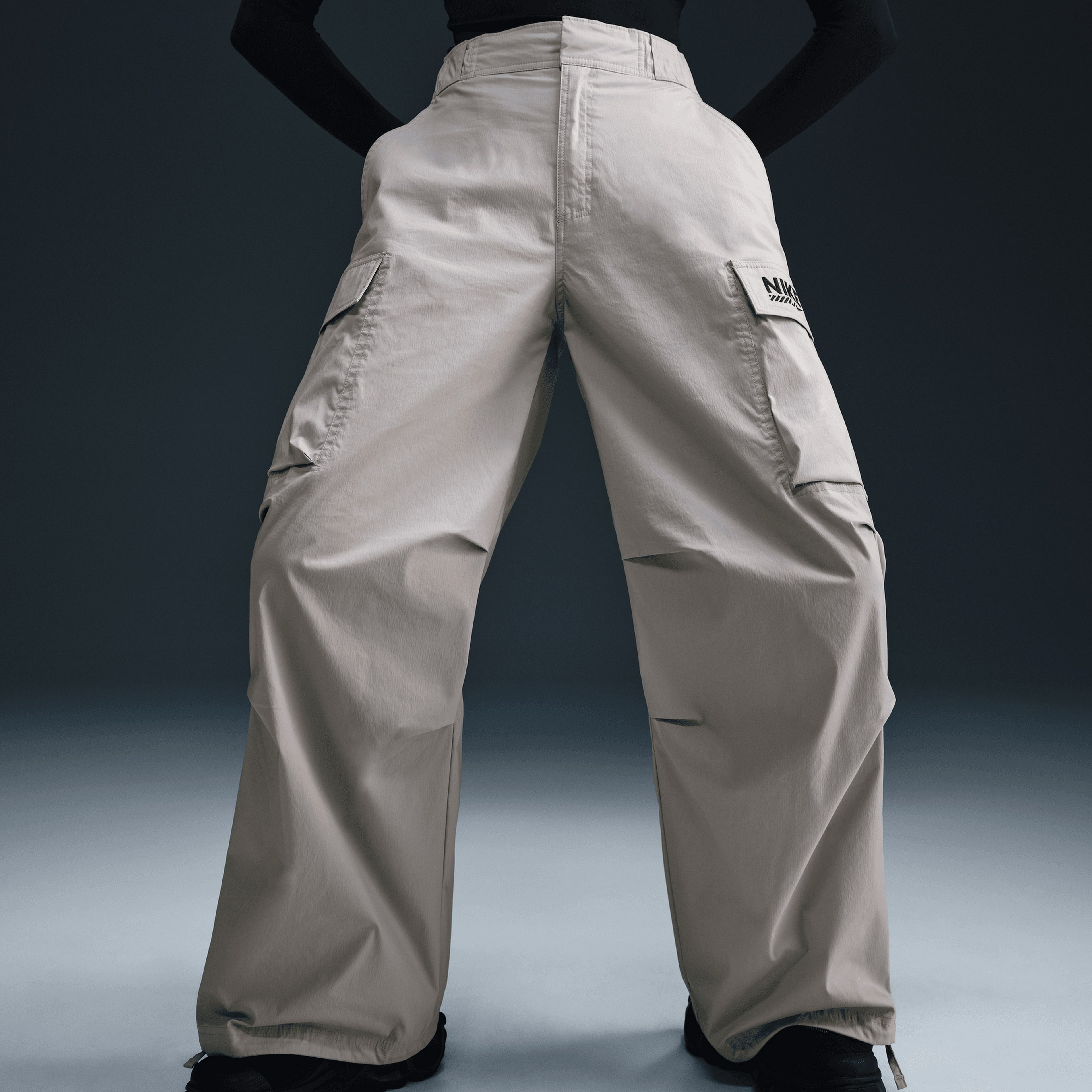 Nike Woven Kadın Krem Pantolon