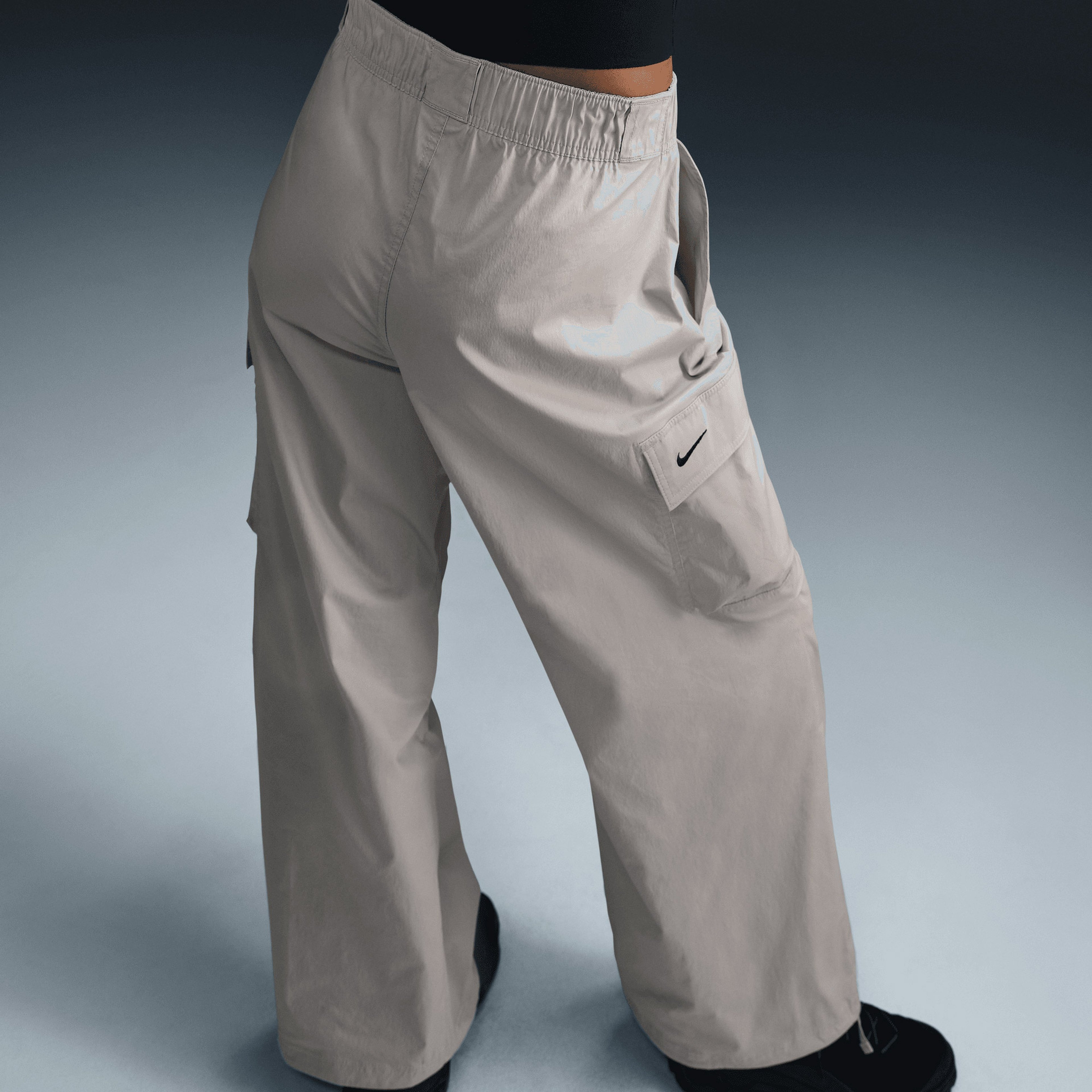 Nike Woven Kadın Krem Pantolon