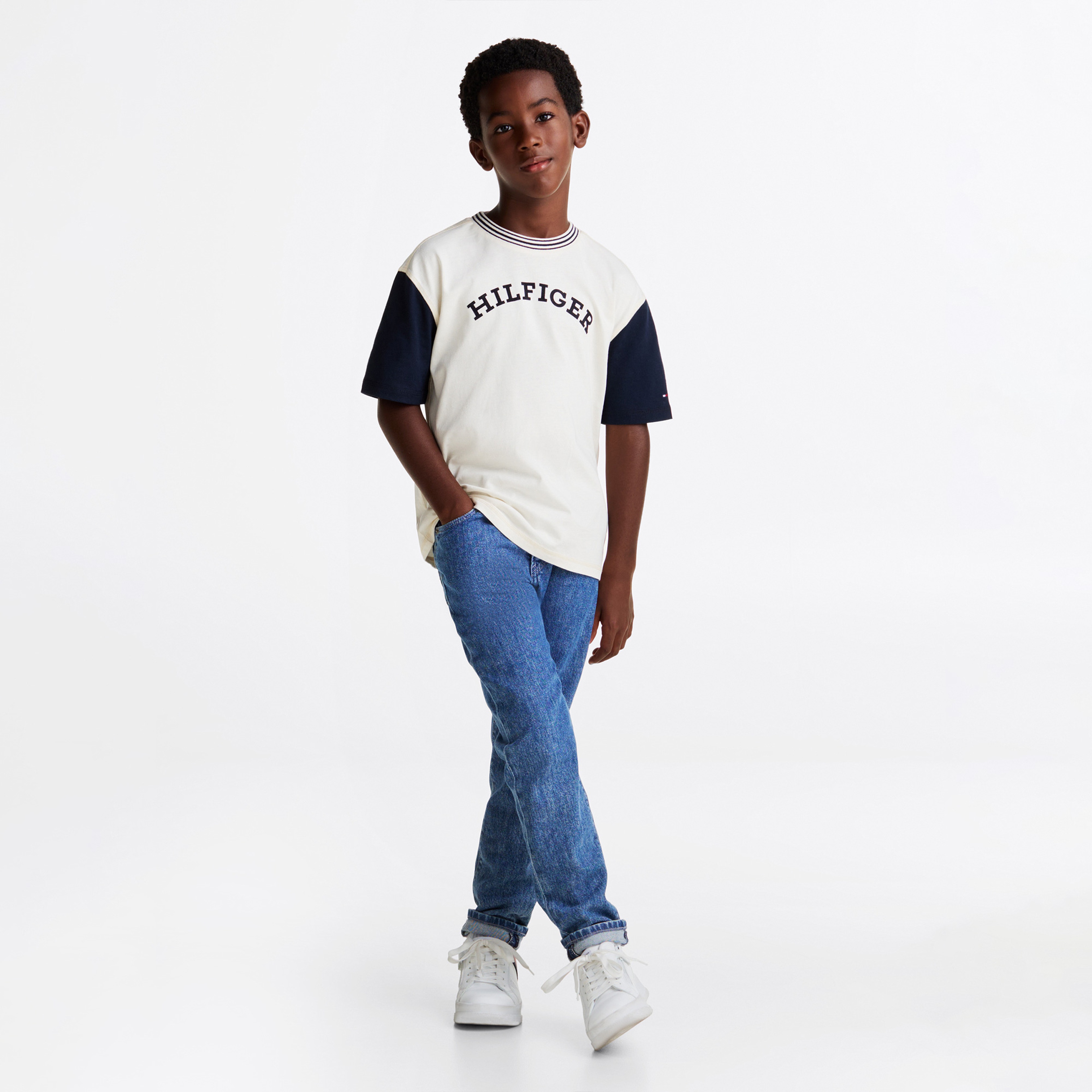 Tommy Hilfiger Monotype Flock Graphic Ss Çocuk Bej T-Shirt