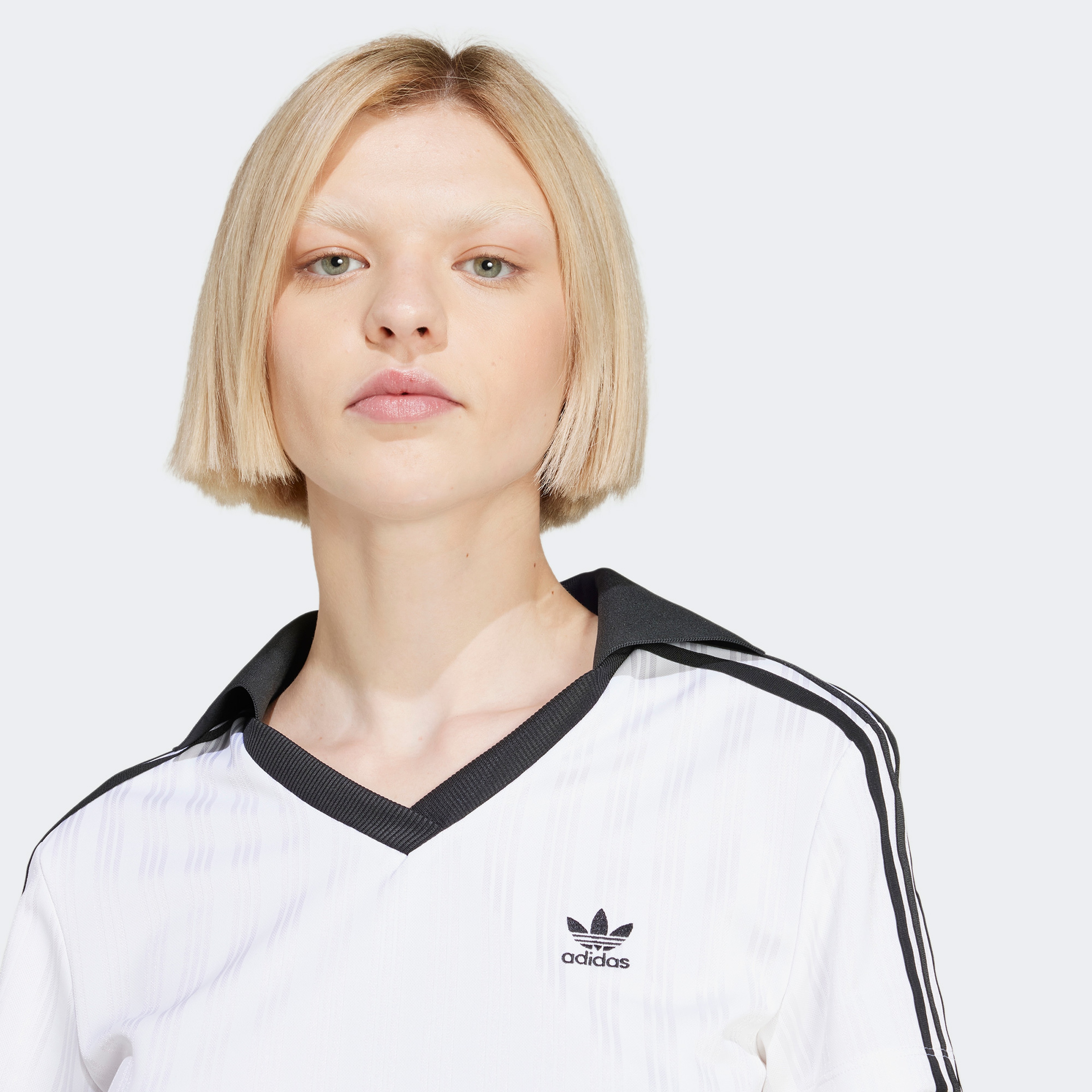 adidas Adicolor Football Jacquard Kadın Beyaz Crop T-Shirt