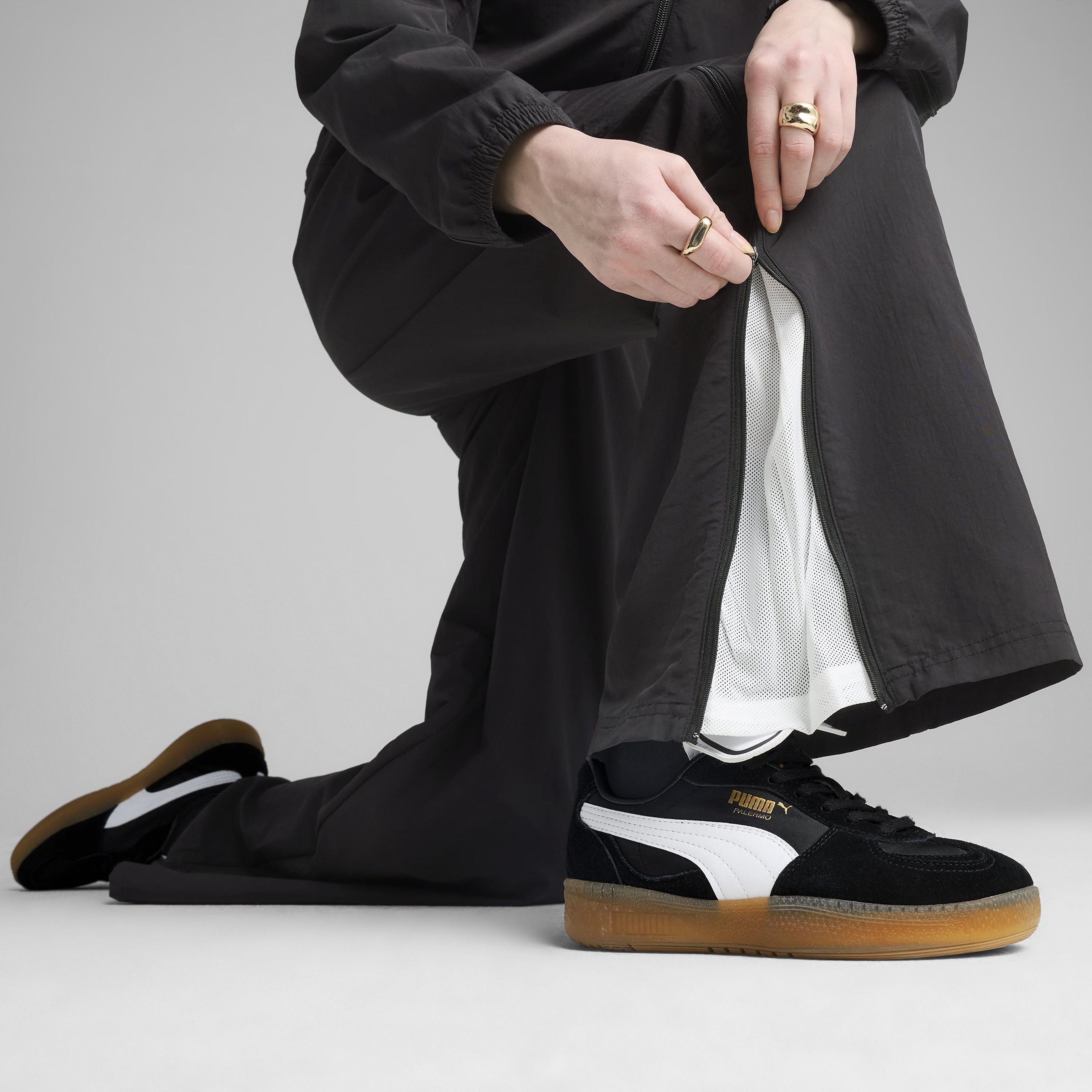 Puma Dare To Relaxed Geniş Kesim Dokuma Kadın Siyah Eşofman Altı