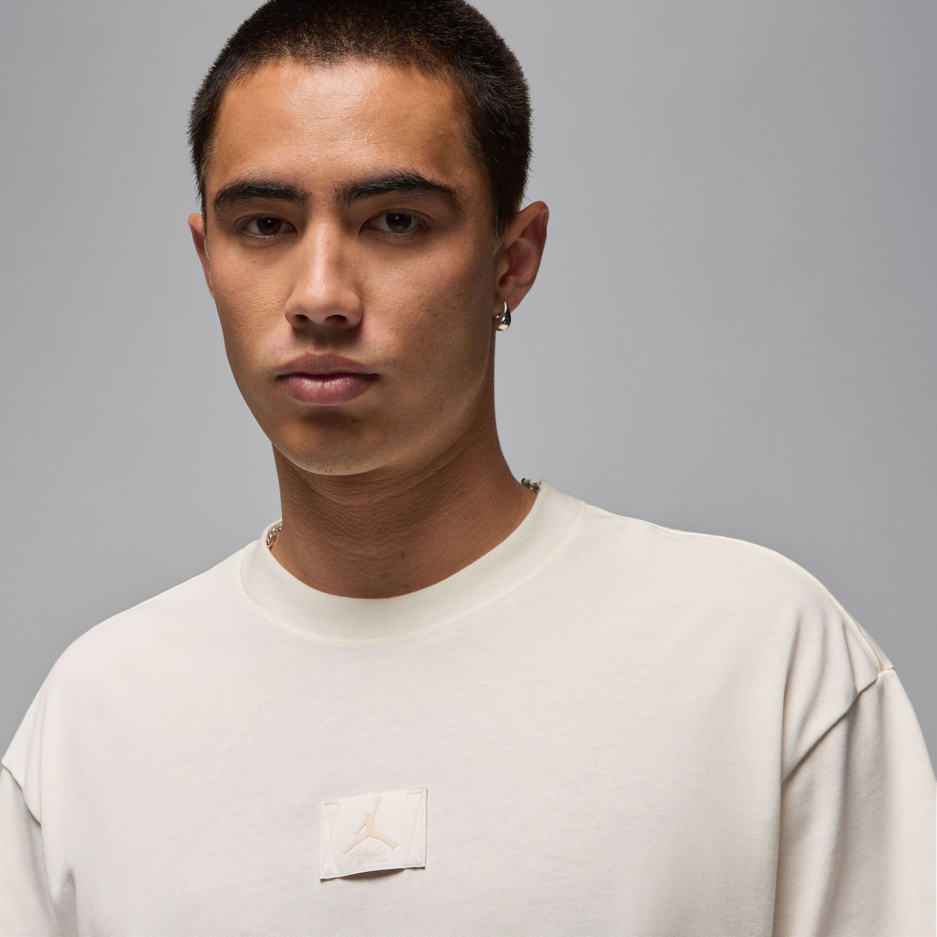 Jordan Flight Essentials Erkek Beyaz T-Shirt