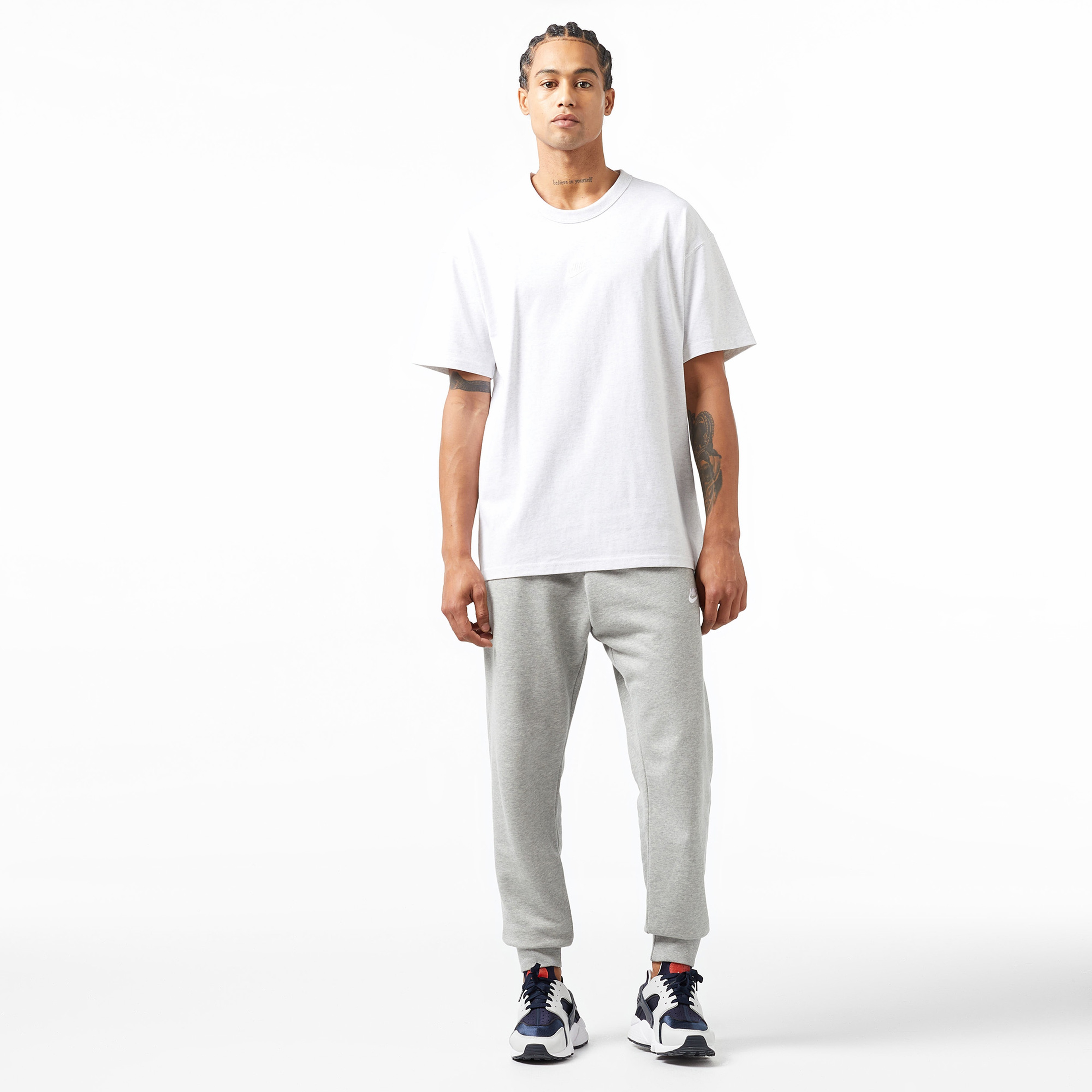 Nike Sportswear Premium Essentials Erkek Beyaz T-Shirt