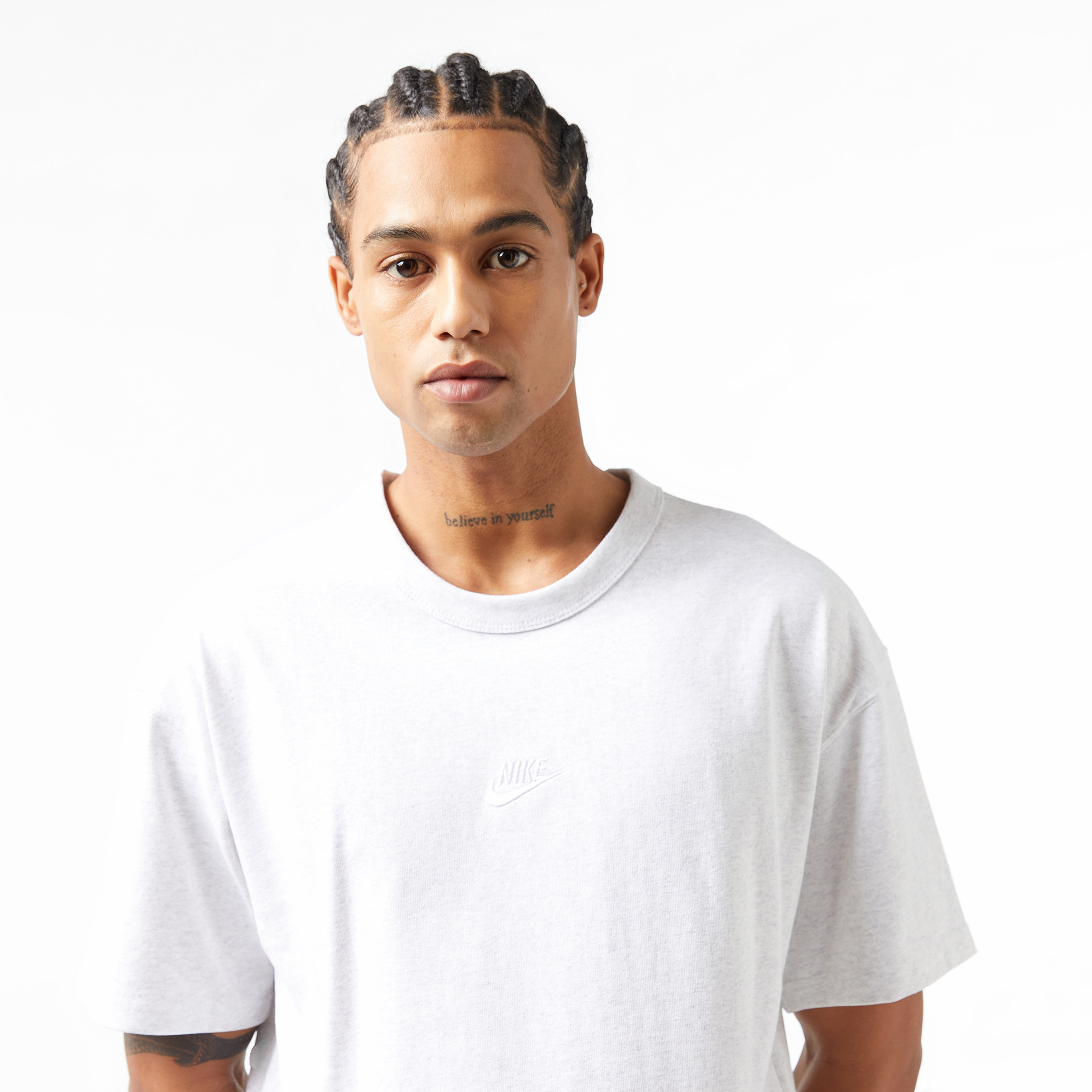 Nike Sportswear Premium Essentials Erkek Beyaz T-Shirt