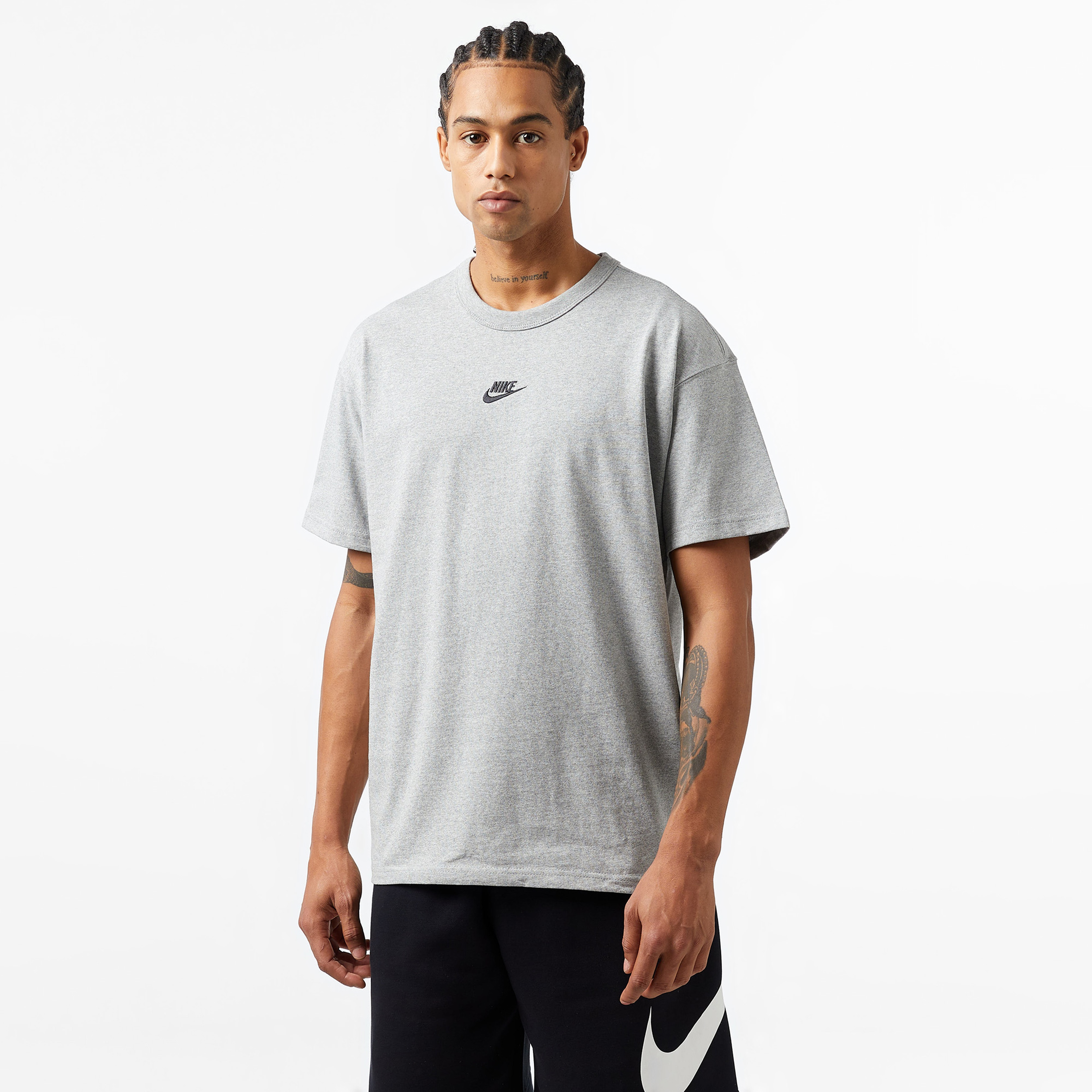 Nike Sportswear Premium Essentials Erkek Gri T-Shirt
