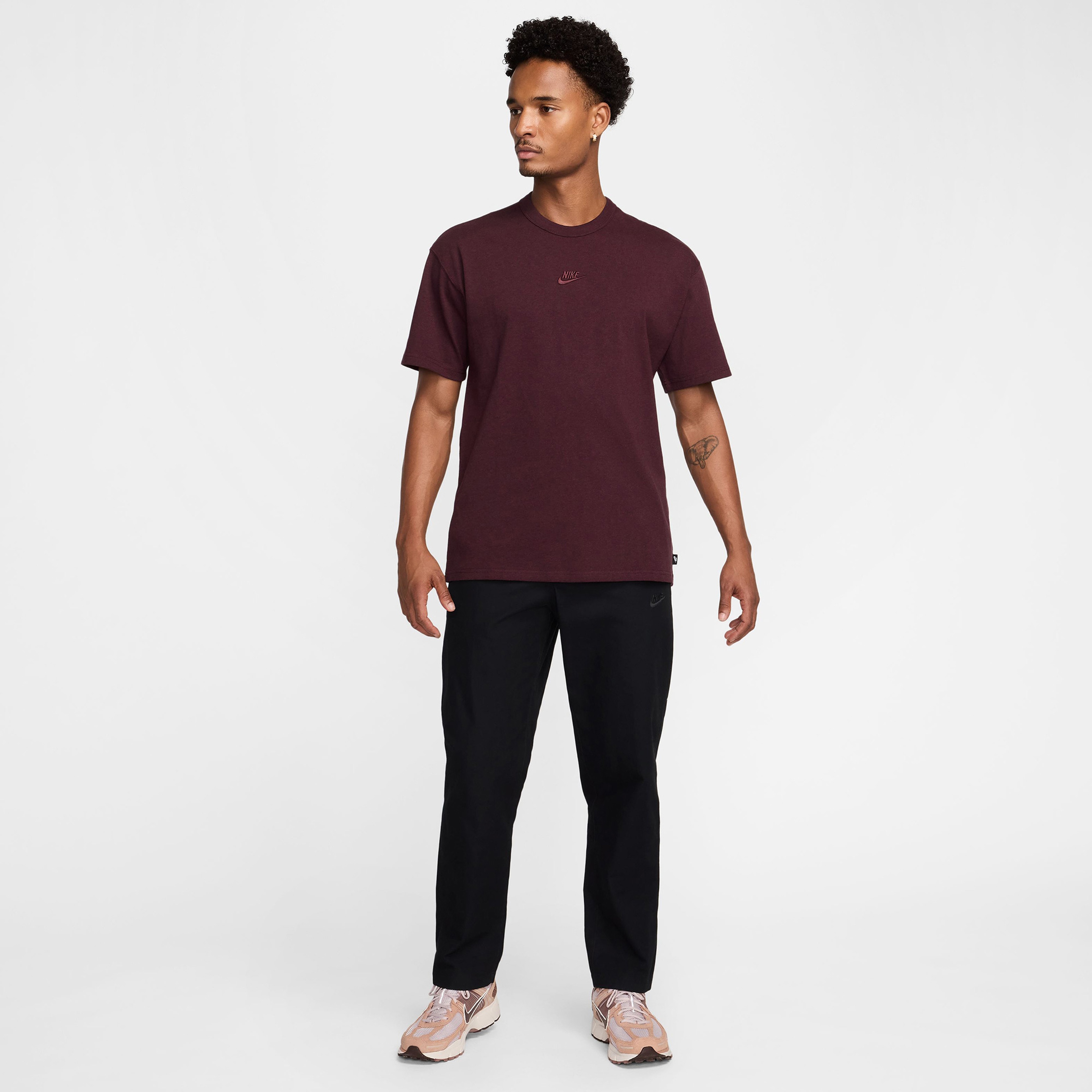 Nike Sportswear Premium Essentials Erkek Kırmızı T-Shirt